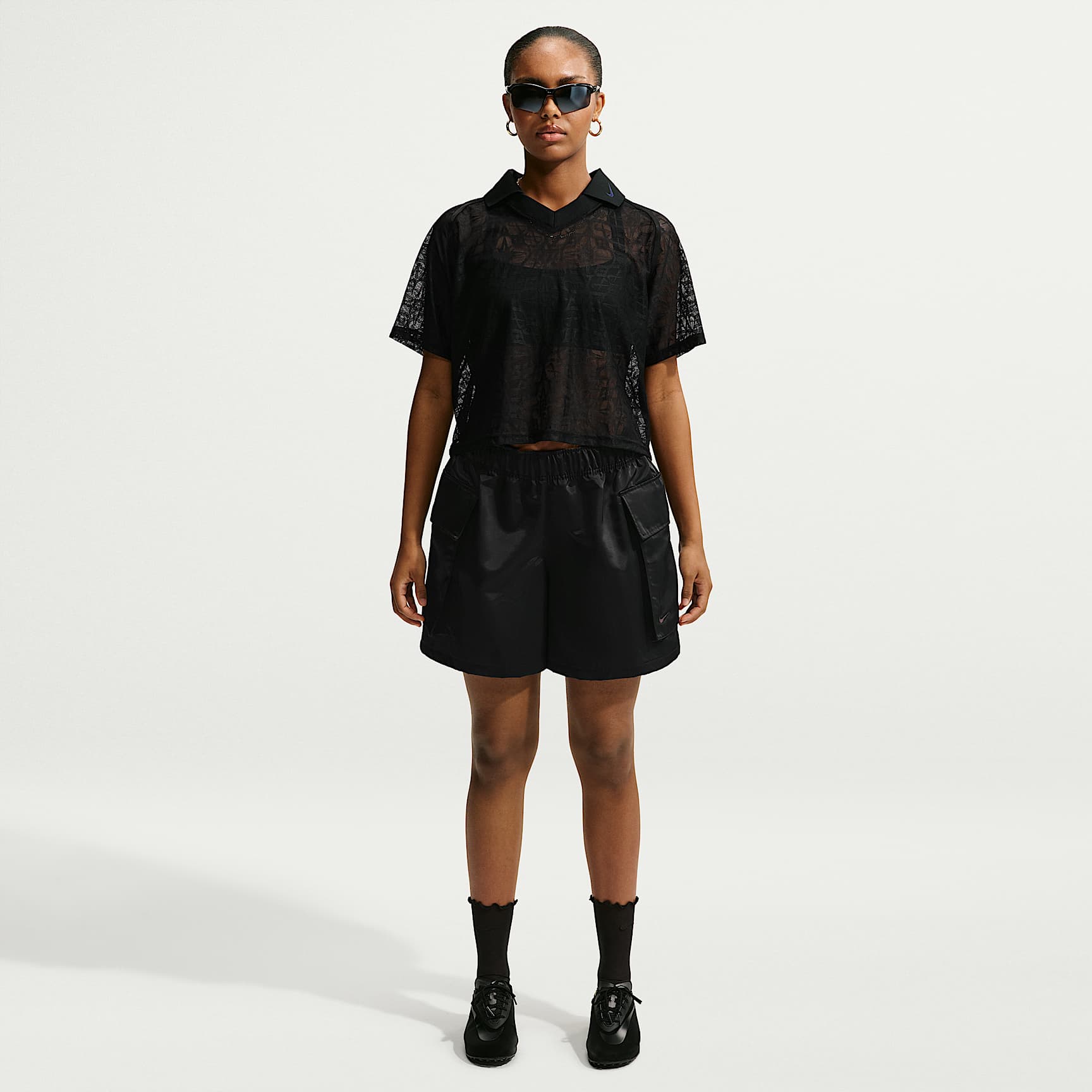 Shorts cargo de satén de tiro medio holgados para mujer Nike Sportswear