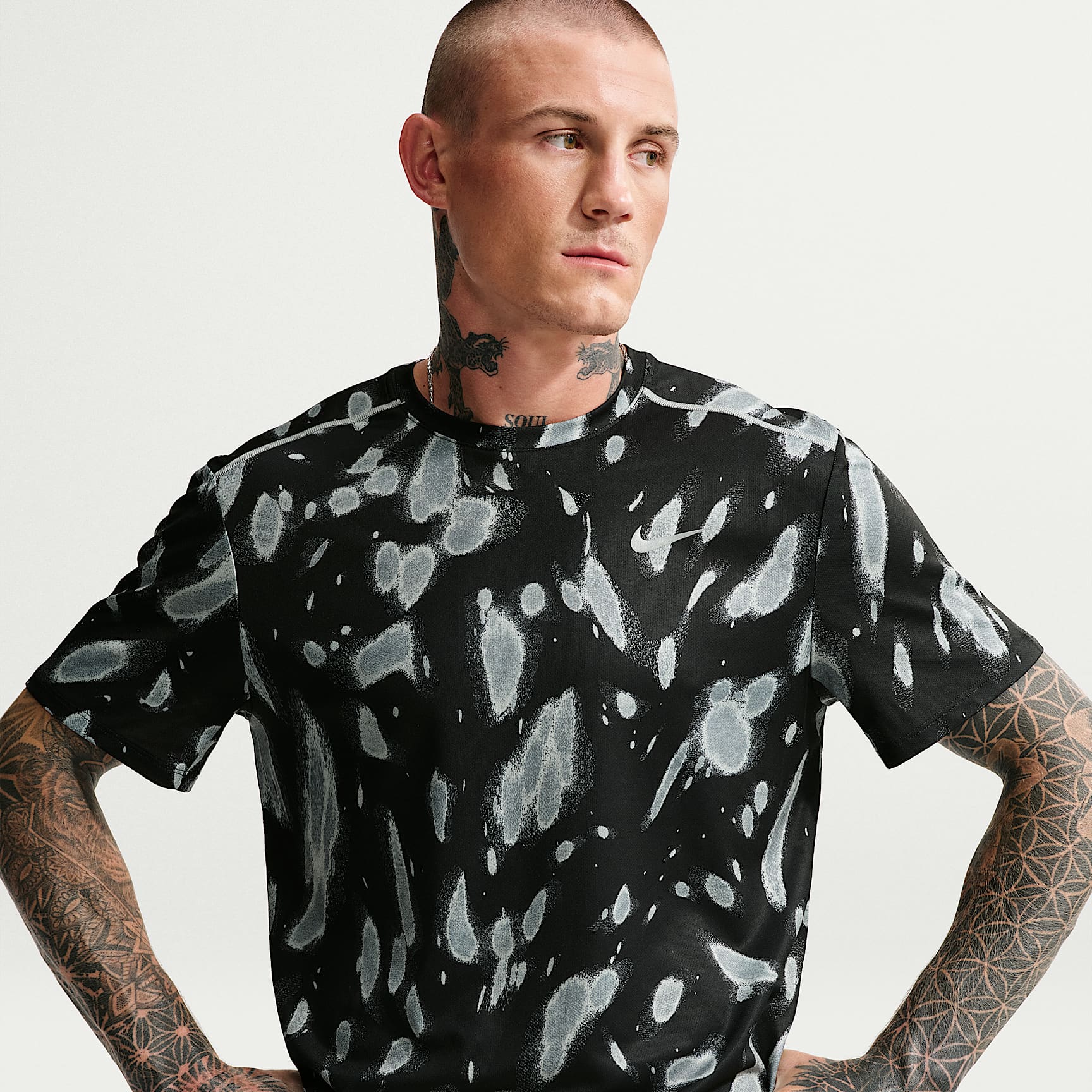 Kortärmad löpartröja Nike Miler Dri-FIT med UV-skydd för män
