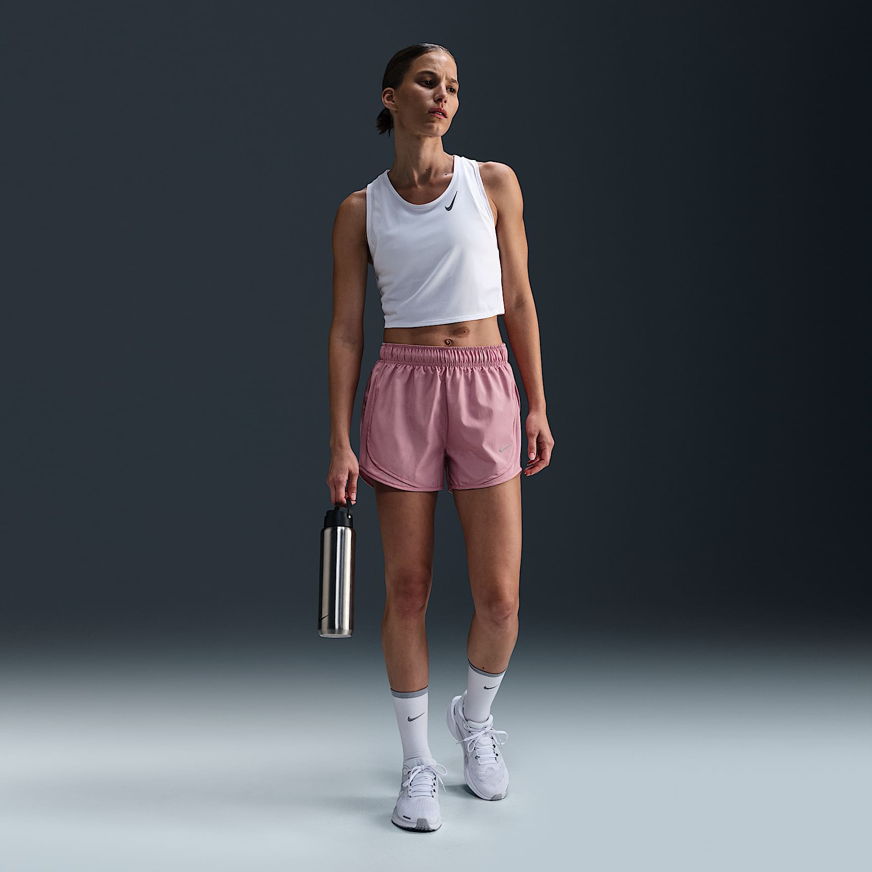Shorts de correr Dri-FIT de tiro medio con forro de ropa interior para mujer Nike Tempo