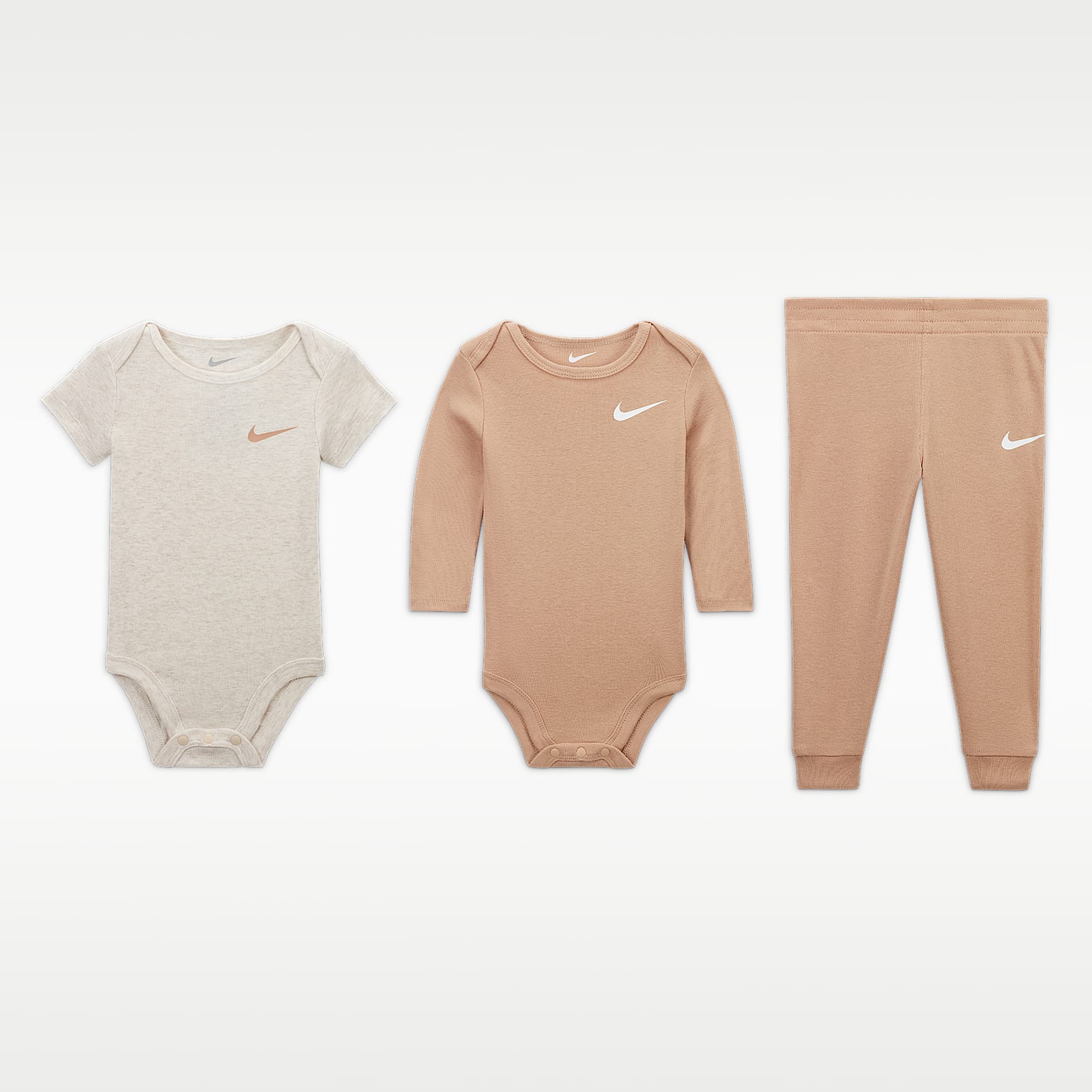 Conjunto de 3 piezas con pants para bebé (0-9 meses) Nike Baby Essentials