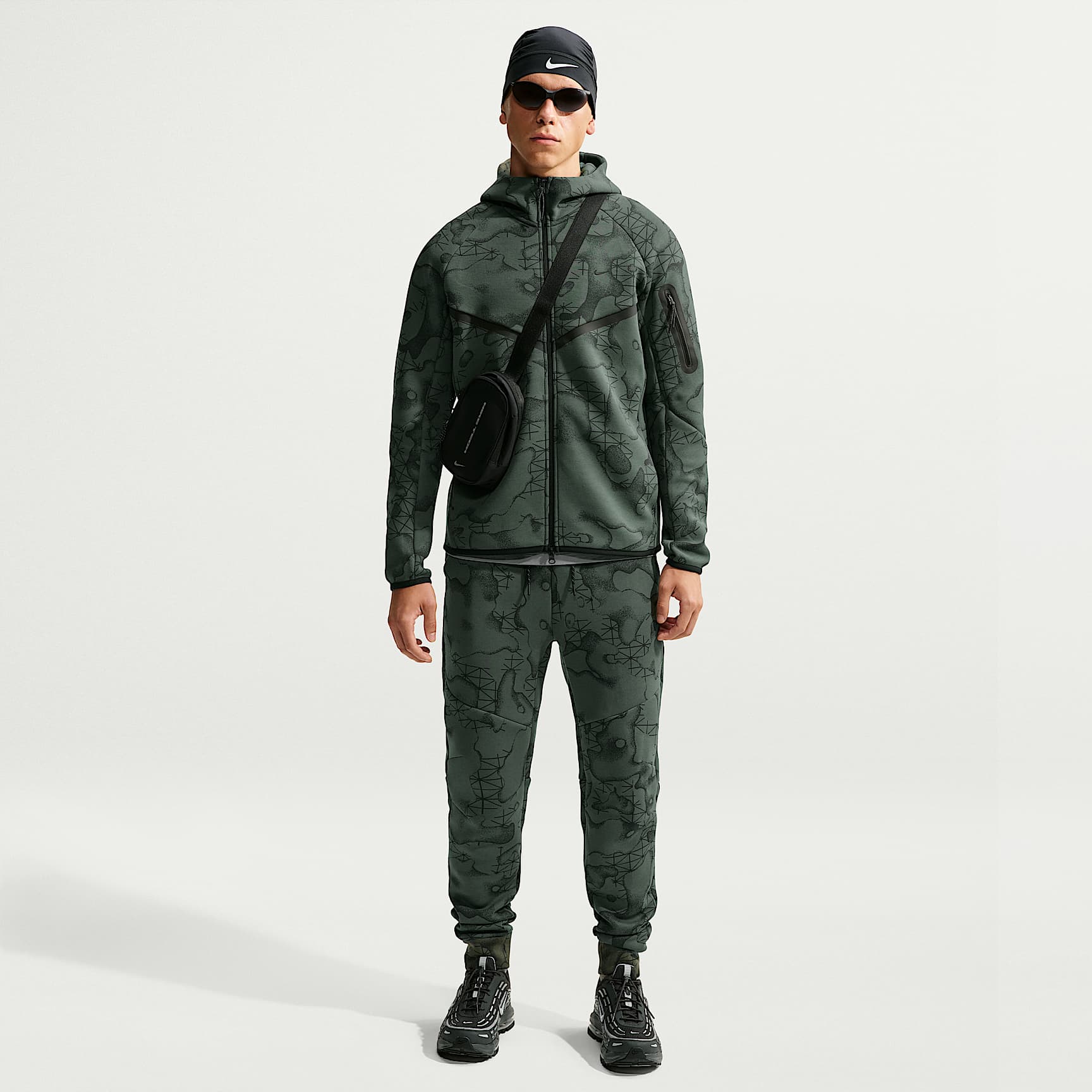 Nike Tech Men's Slim Fleece All-Over-Print Joggers