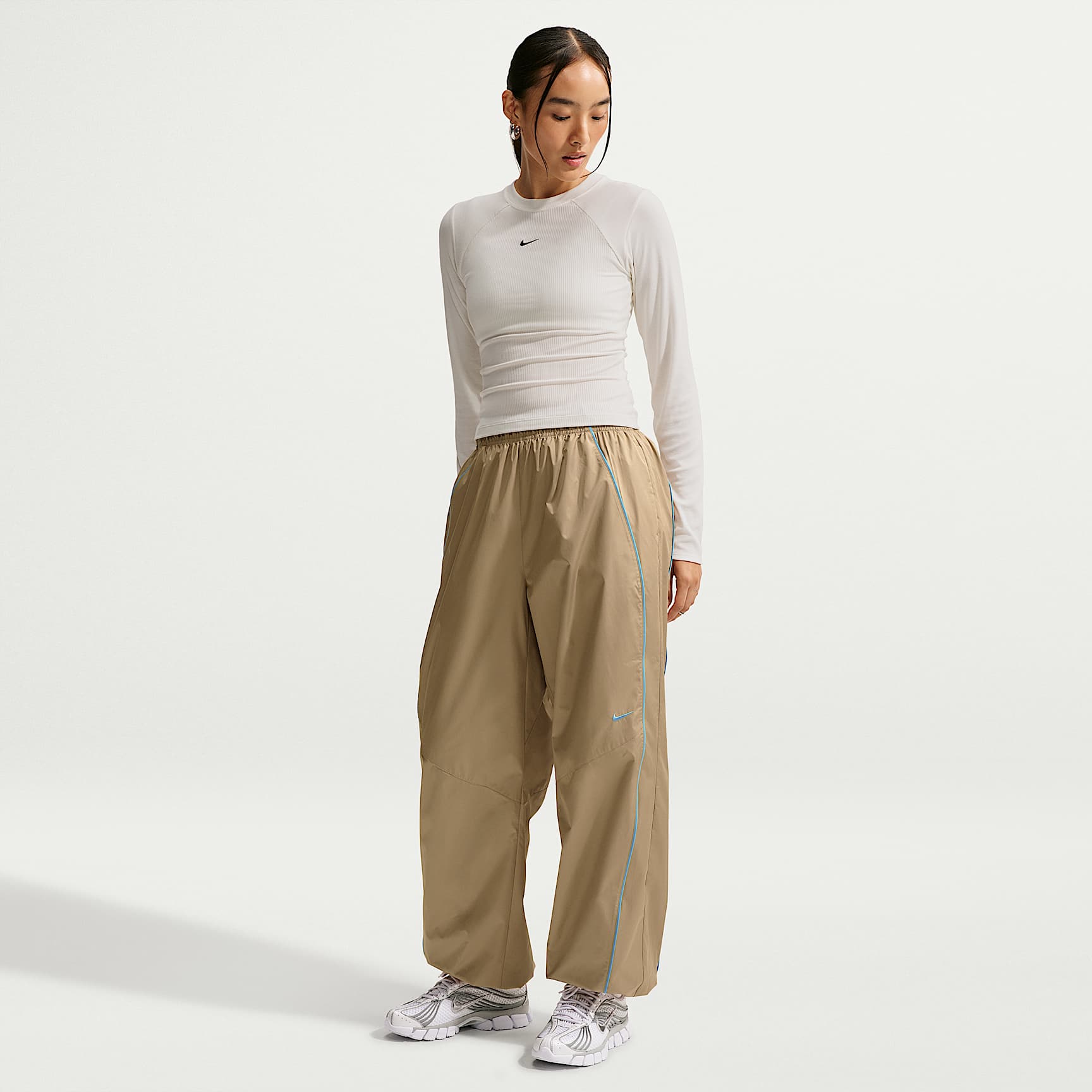 Nike Sportswear Women's Loose High-Rise Track Pants