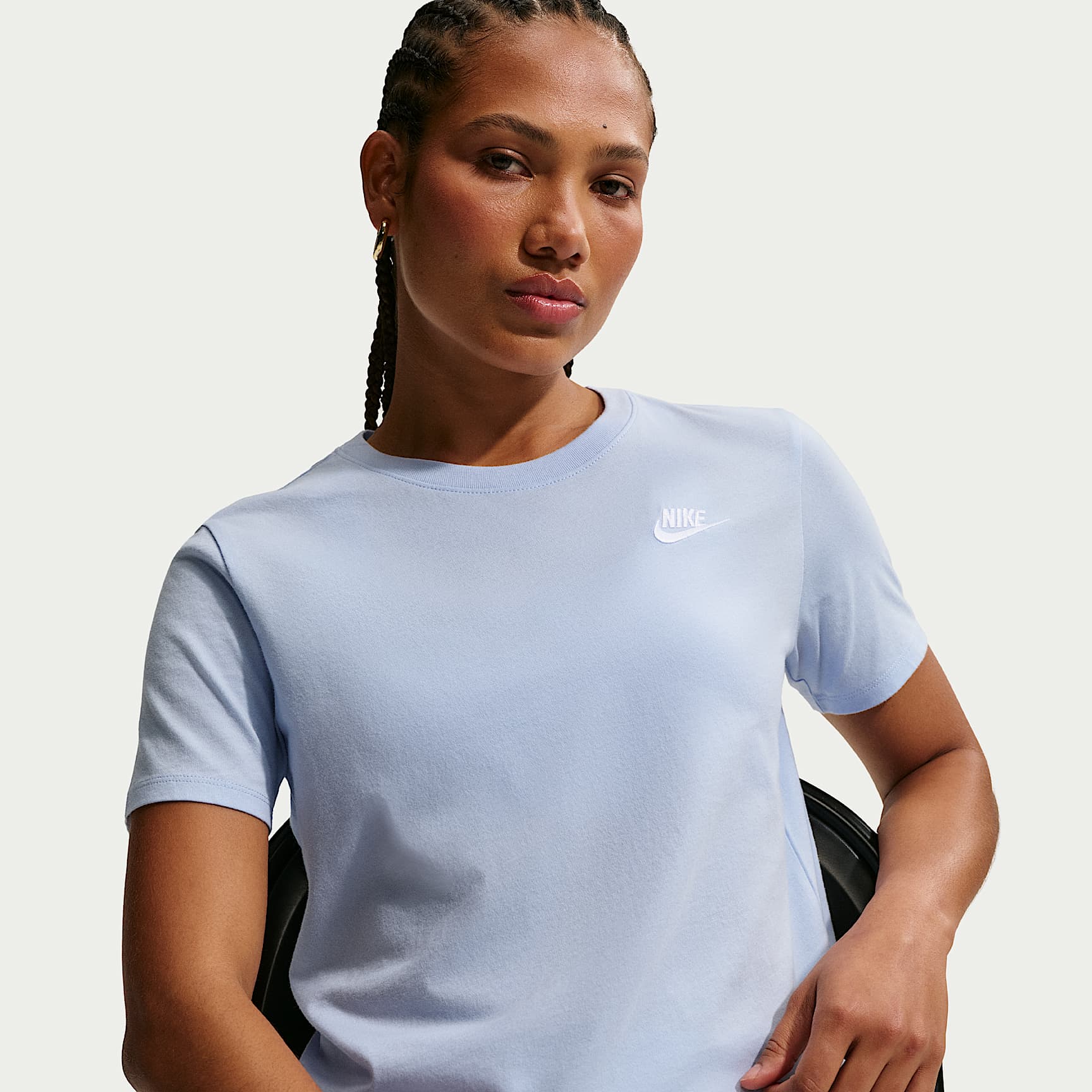 Nike Sportswear Club Essentials T-skjorte til dame