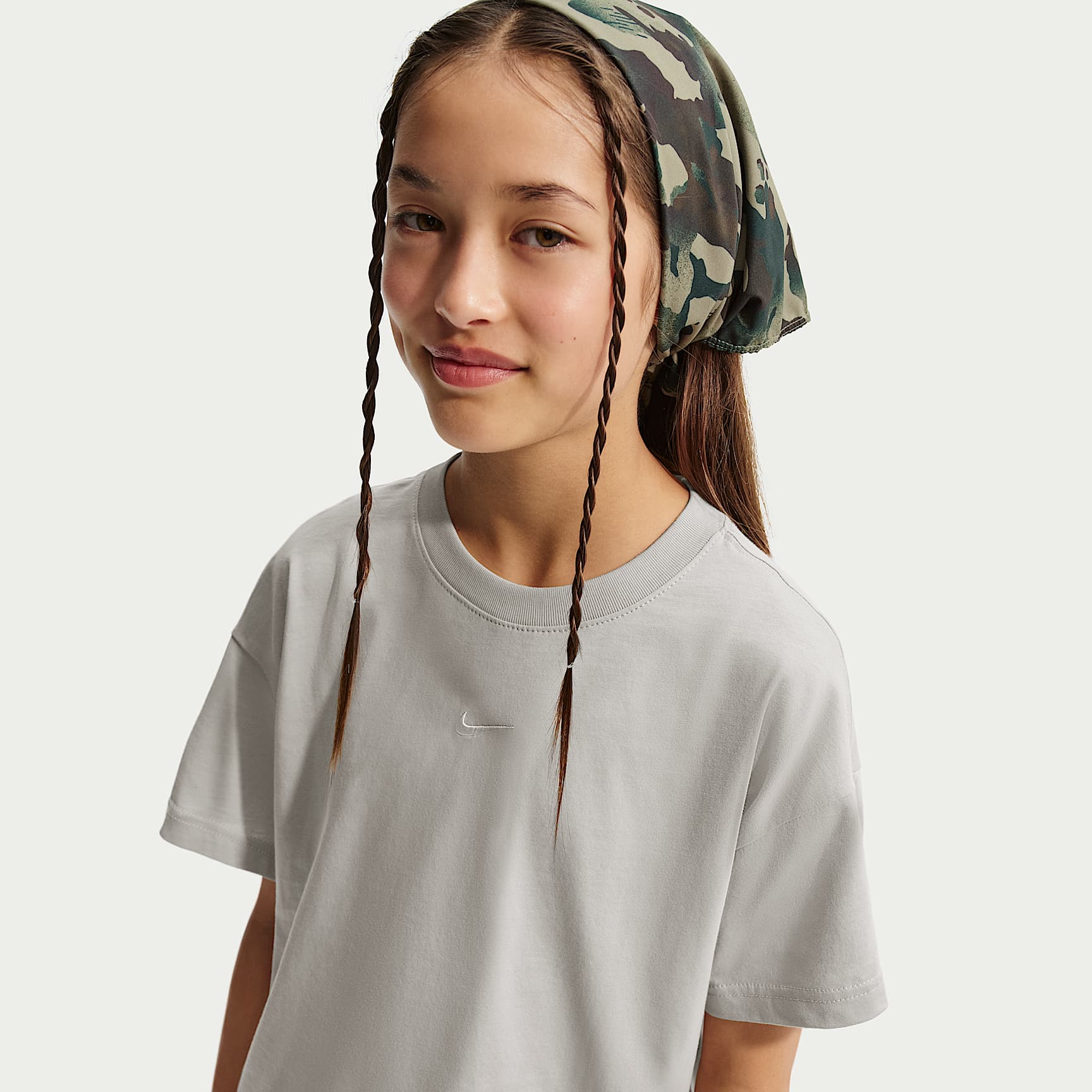 Nike Sportswear Essential Older Kids' (Girls') T-Shirt