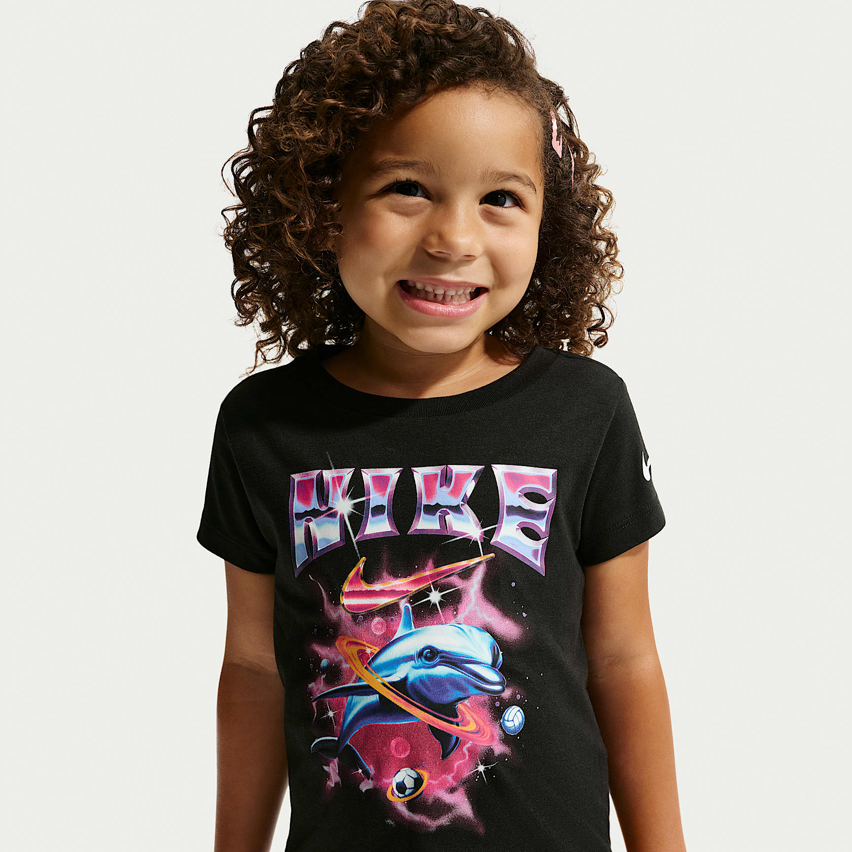 Playera infantil con gráfico de delfín Nike