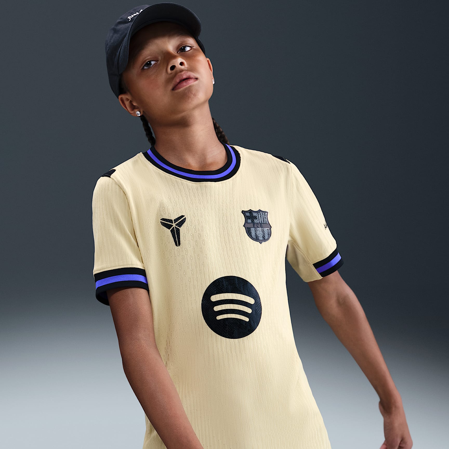 FC Barcelona 2025/26 Match (bortedrakt) Kobe Dri-FIT ADV autentisk fotballdrakt til store barn