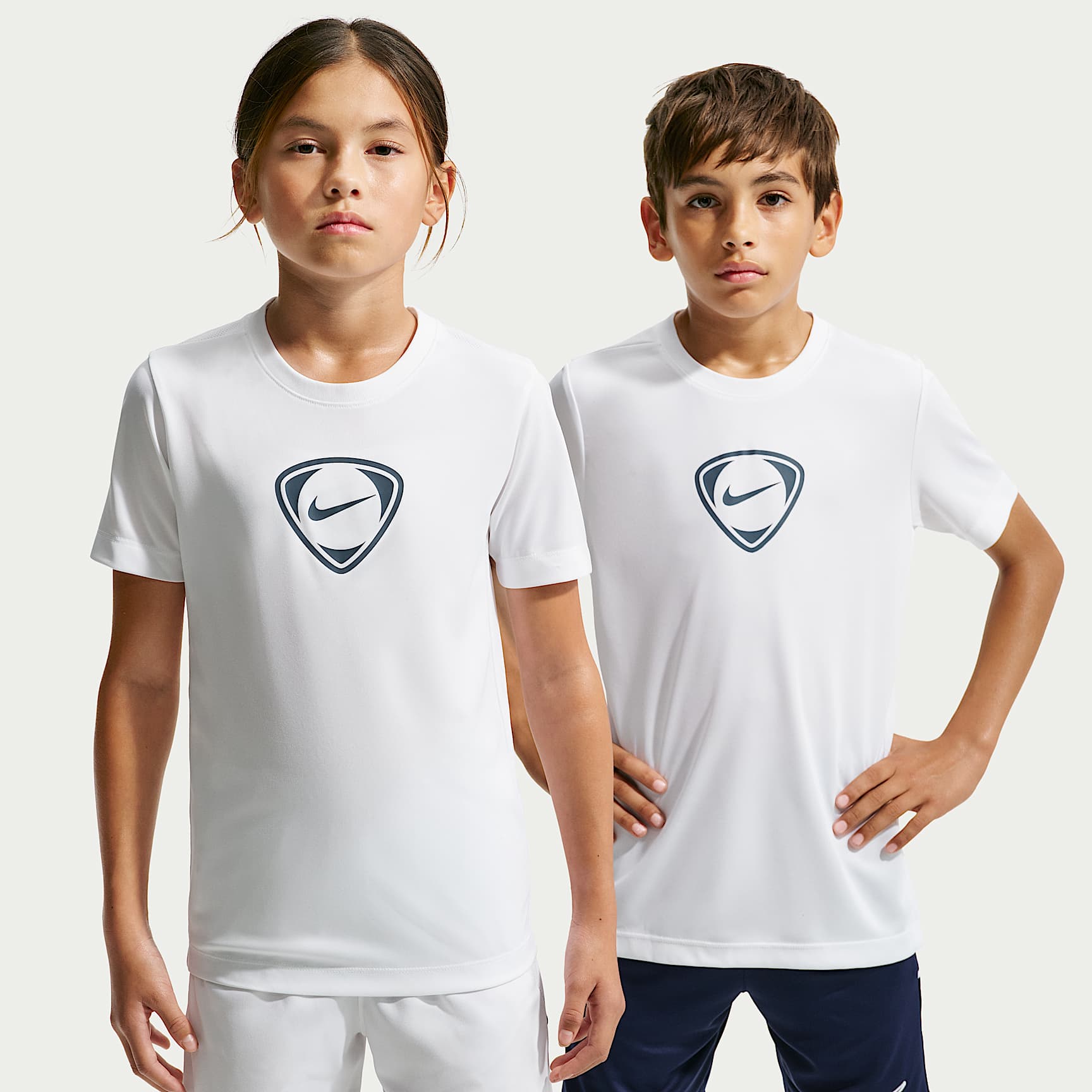 Nike Academy+ Dri-FIT Kurzarm-Fußballoberteil (ältere Kinder)