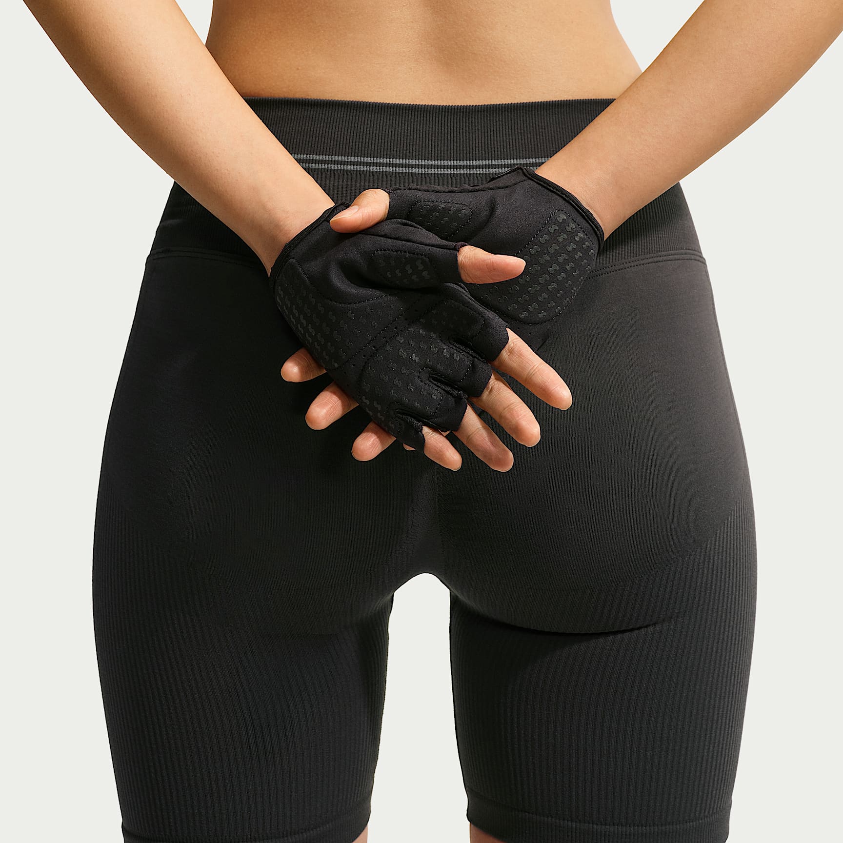 NikeSKIMS 2.0 Women's Training Gloves (1 Pair)