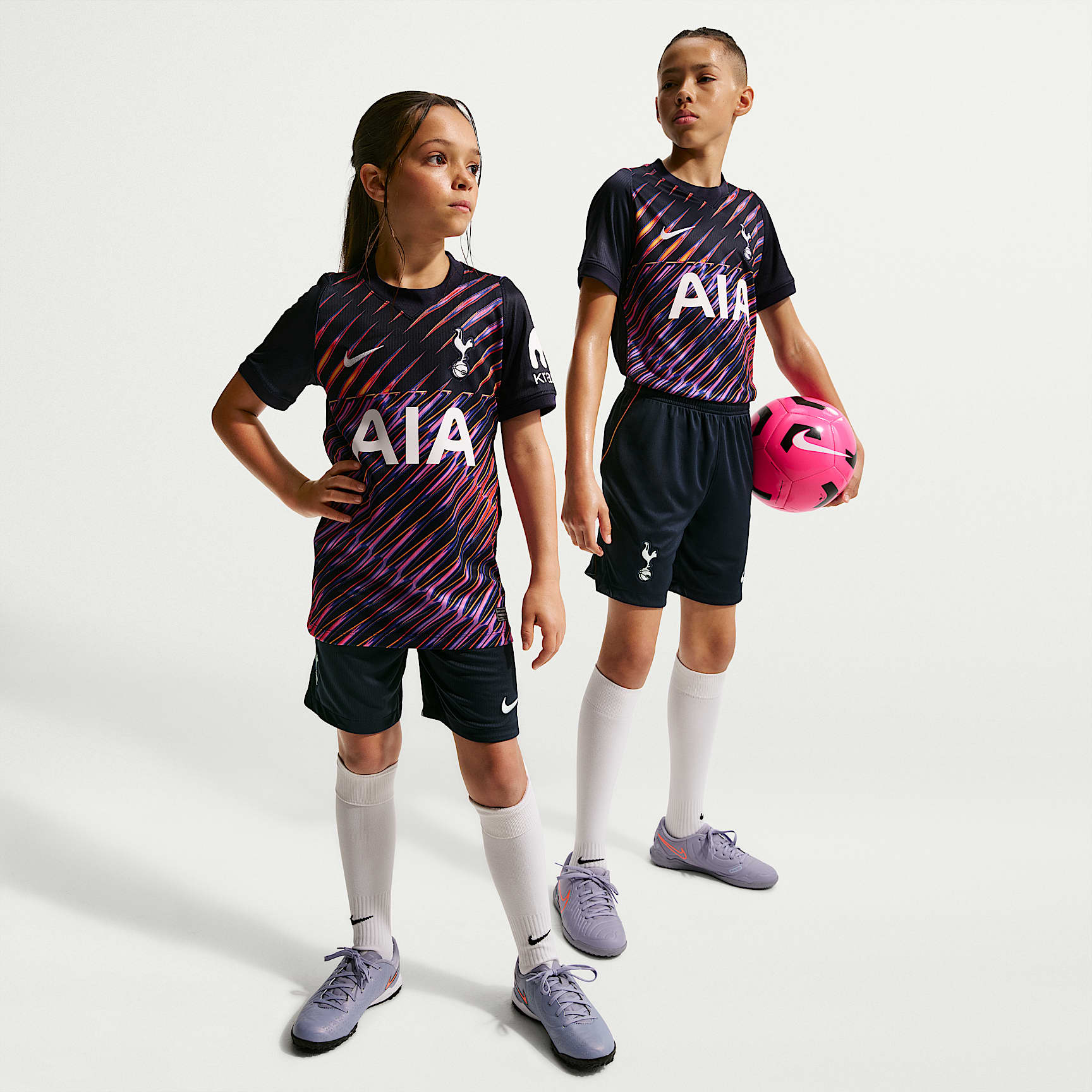 Tottenham Hotspur 2026/27 Stadium idegenbeli Nike Dri-FIT replika futballrövidnadrág nagyobb gyerekeknek