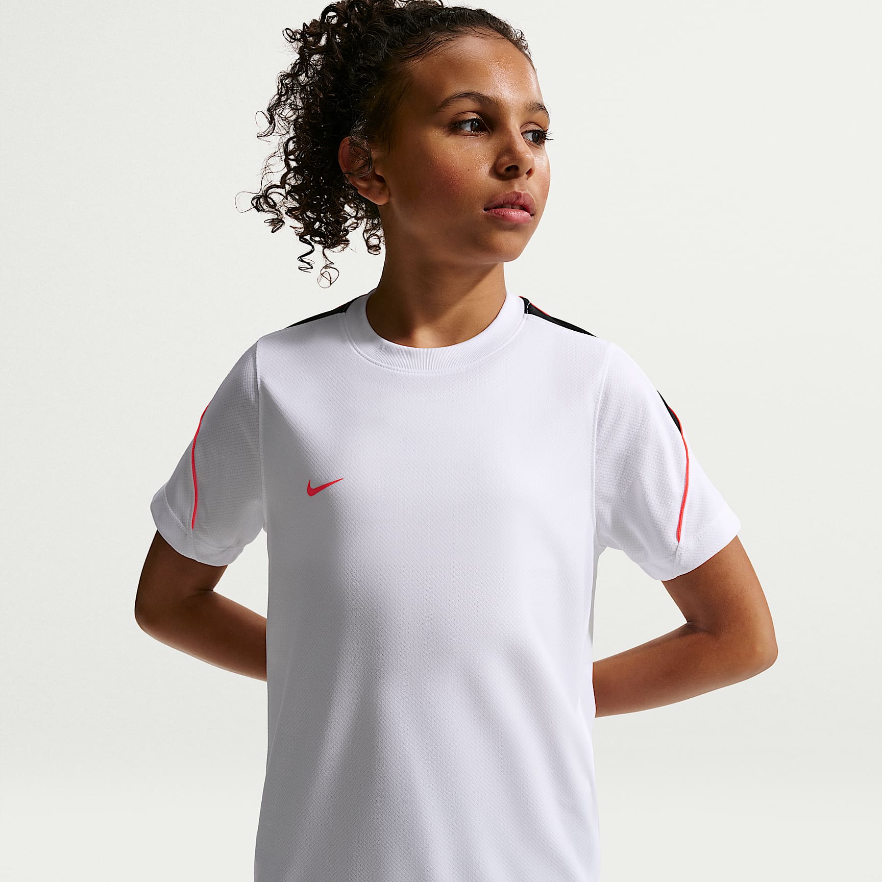 Haut de foot à manches courtes Dri-FIT Nike Strike pour ado