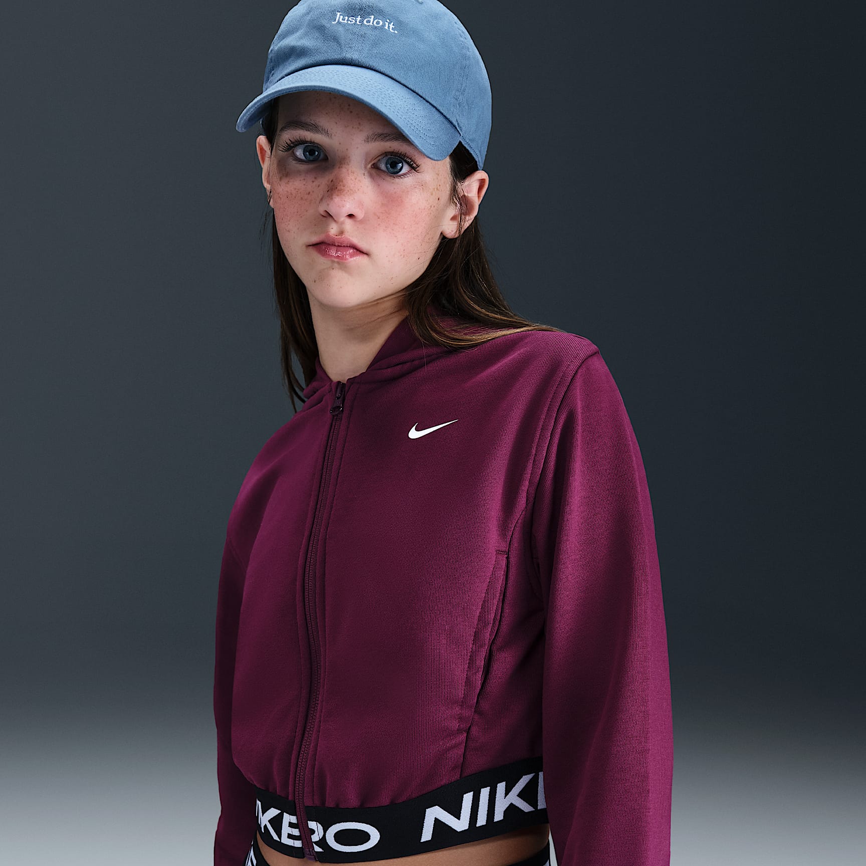 Sudadera con gorro Dri-FIT de cierre completo para niña talla grande Nike Pro Fleece