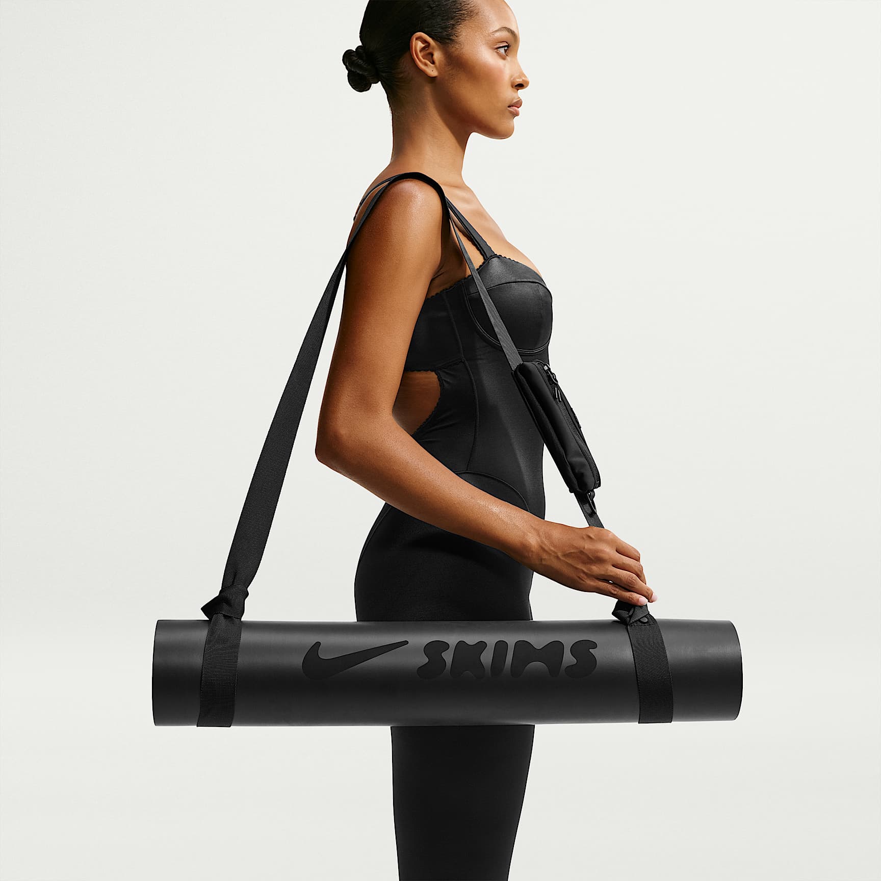 Tapete de yoga para mujer NikeSKIMS