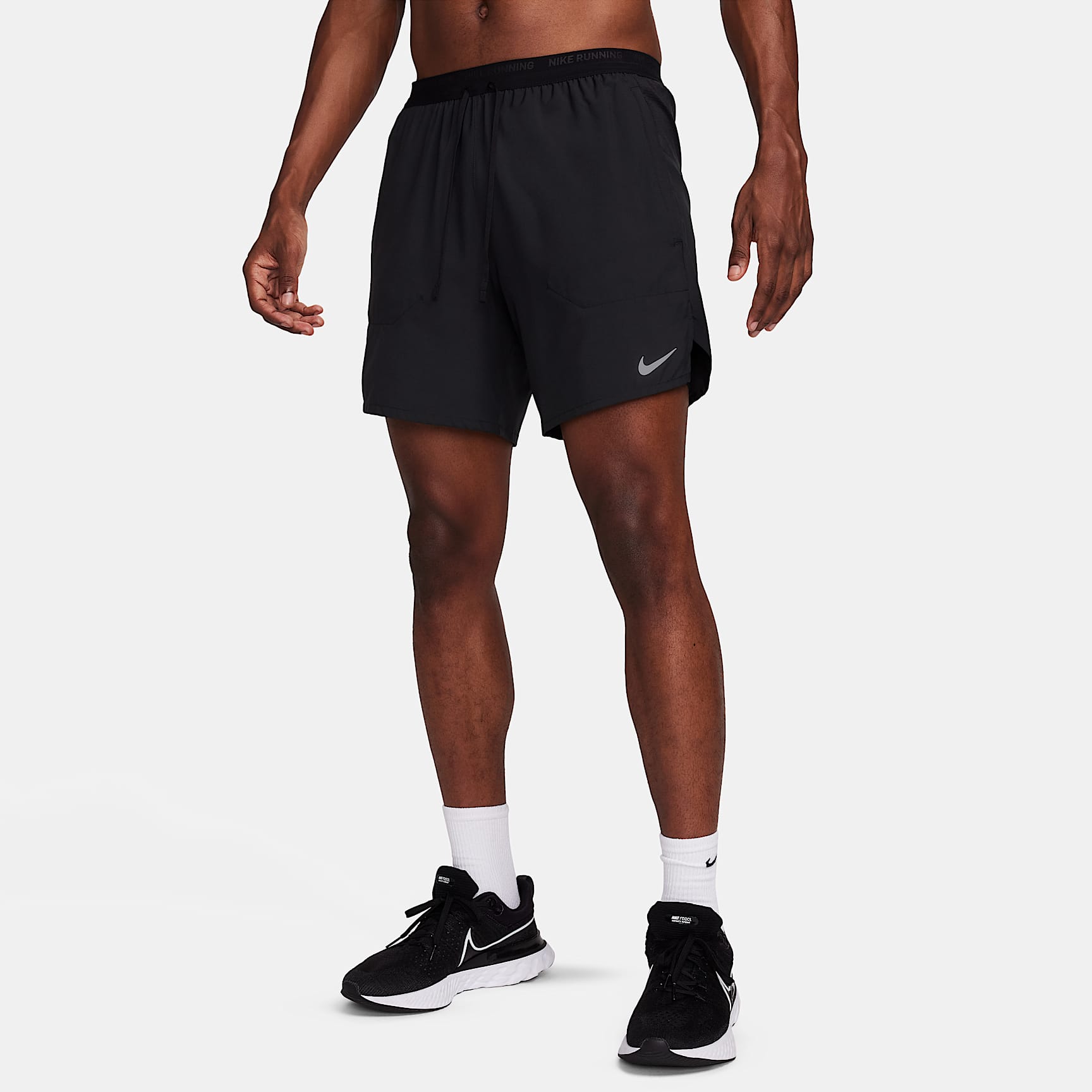 Nike Stride Shorts de correr Dri-FIT de 18 cm 2 en 1 para hombre