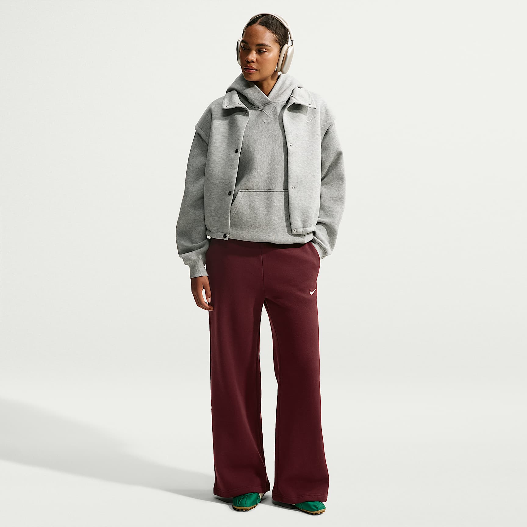 Pants de tiro medio y pierna amplia para mujer Nike Studio Fleece Medium Weight