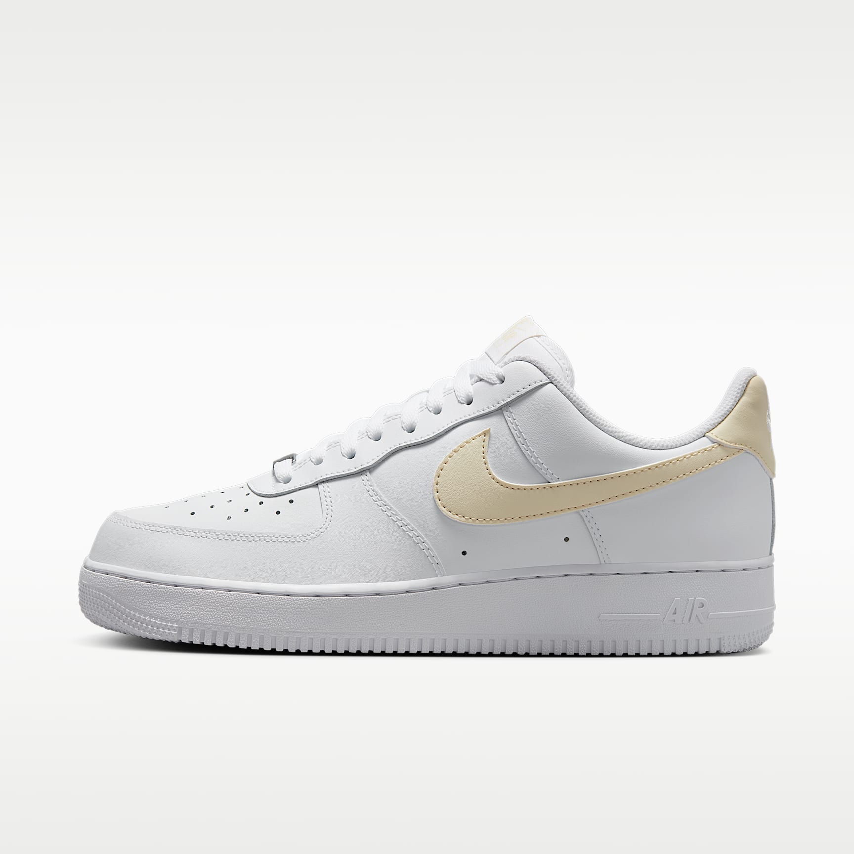 รองเท้าผู้ชาย Nike Air Force 1 '07