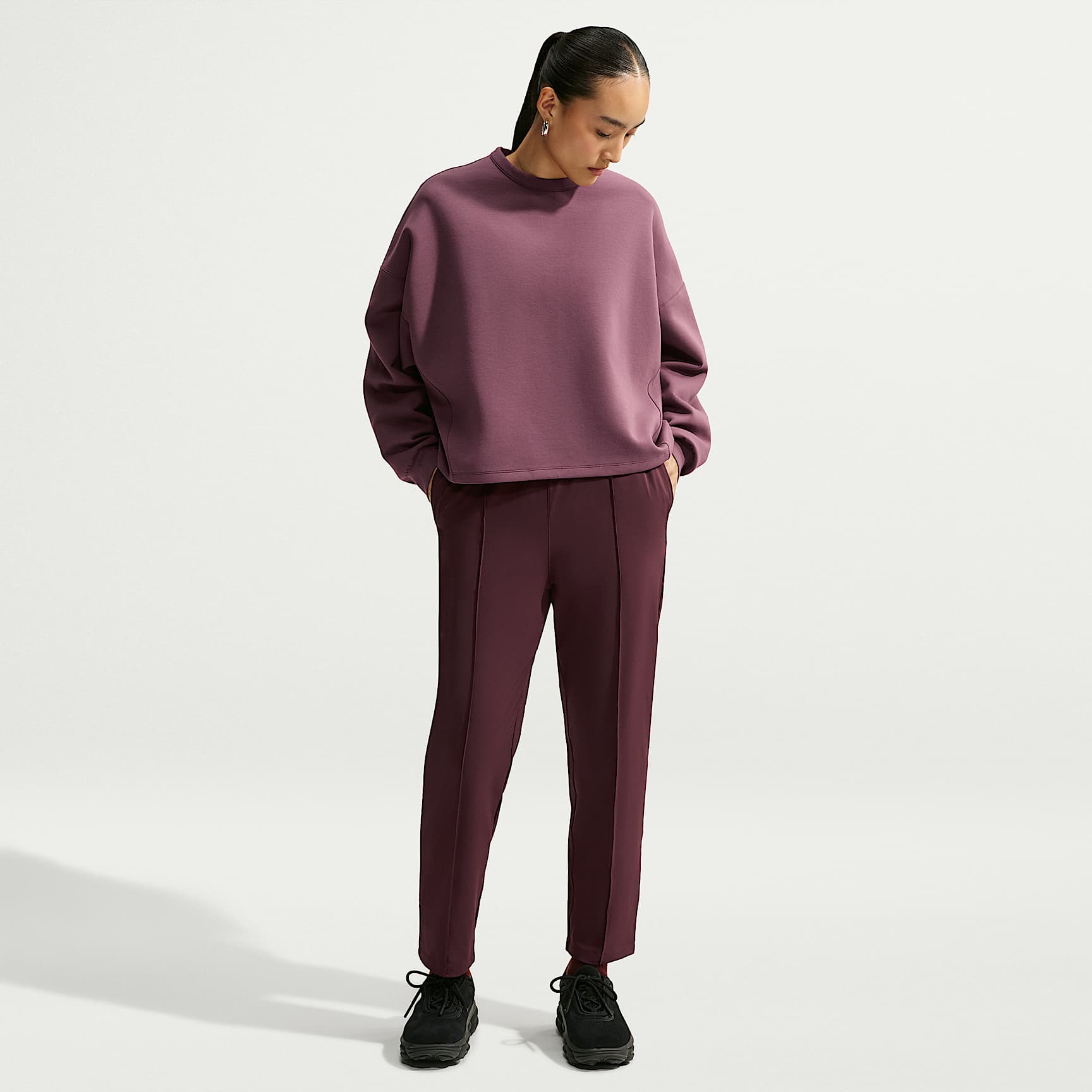 Pants de pierna entallada Dri-FIT de tiro alto con protección contra los rayos UV para mujer Nike 24.7 PerfectStretch