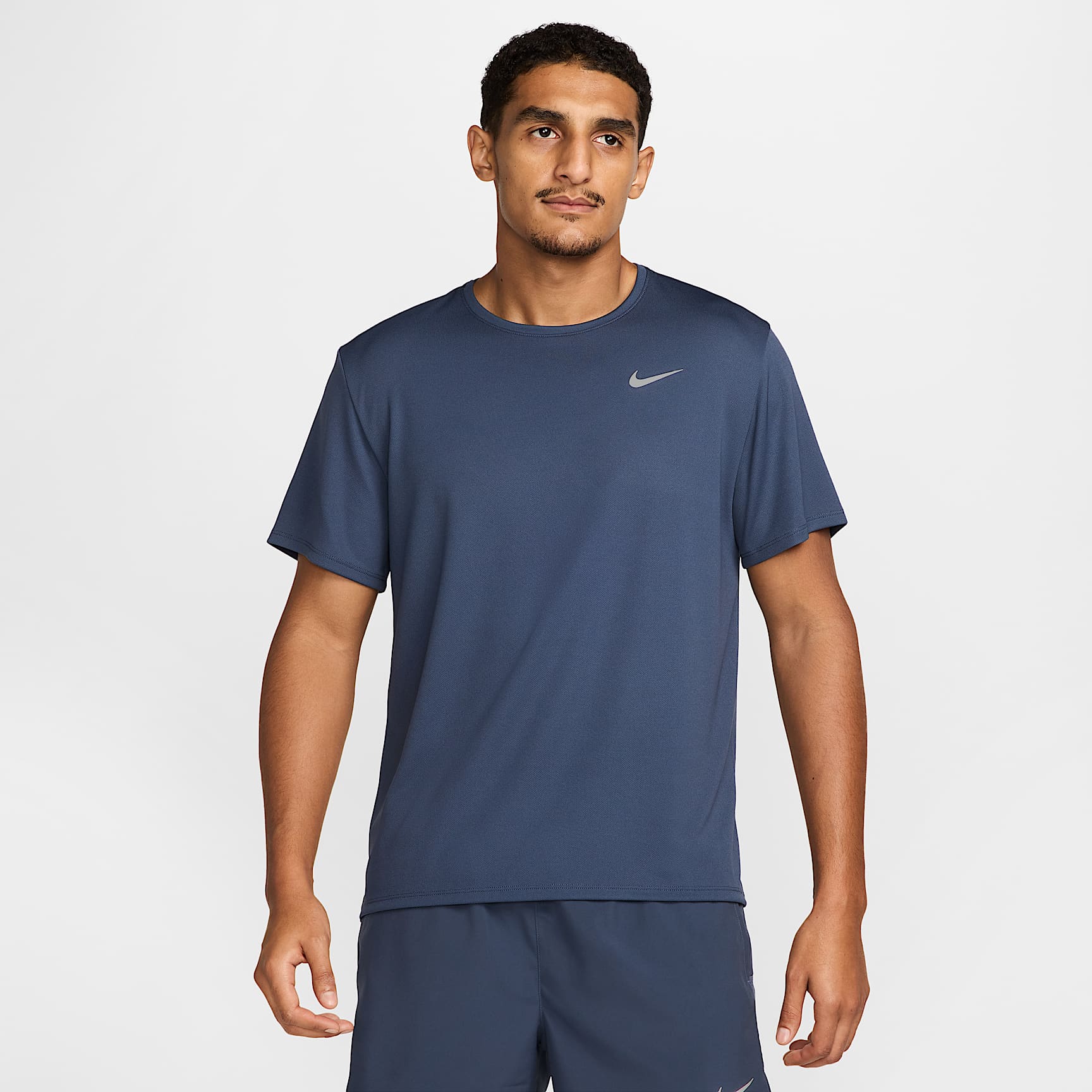 Playera de correr de manga corta Dri-FIT para hombre Nike Miler
