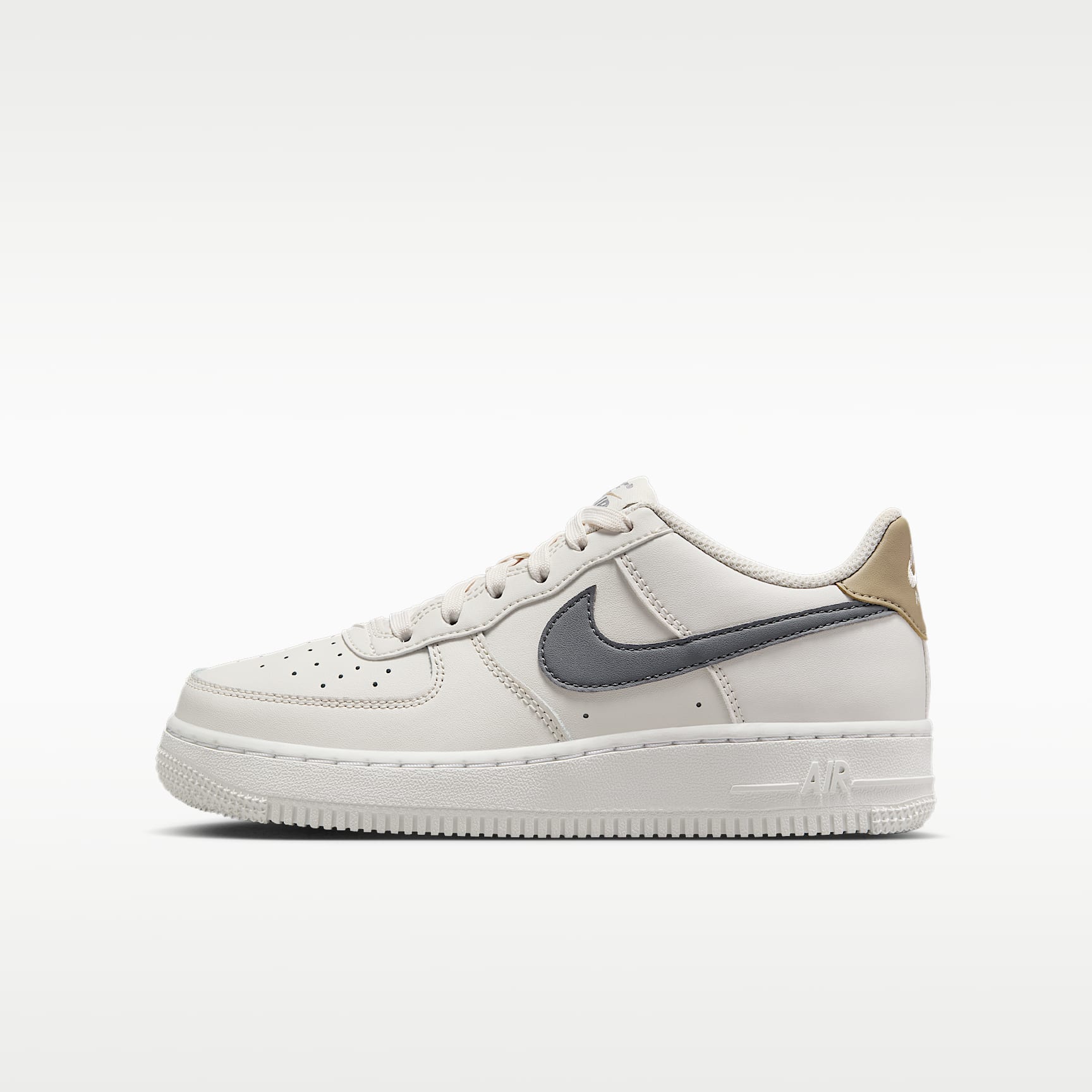 Nike Air Force 1 Older Kids' Shoes