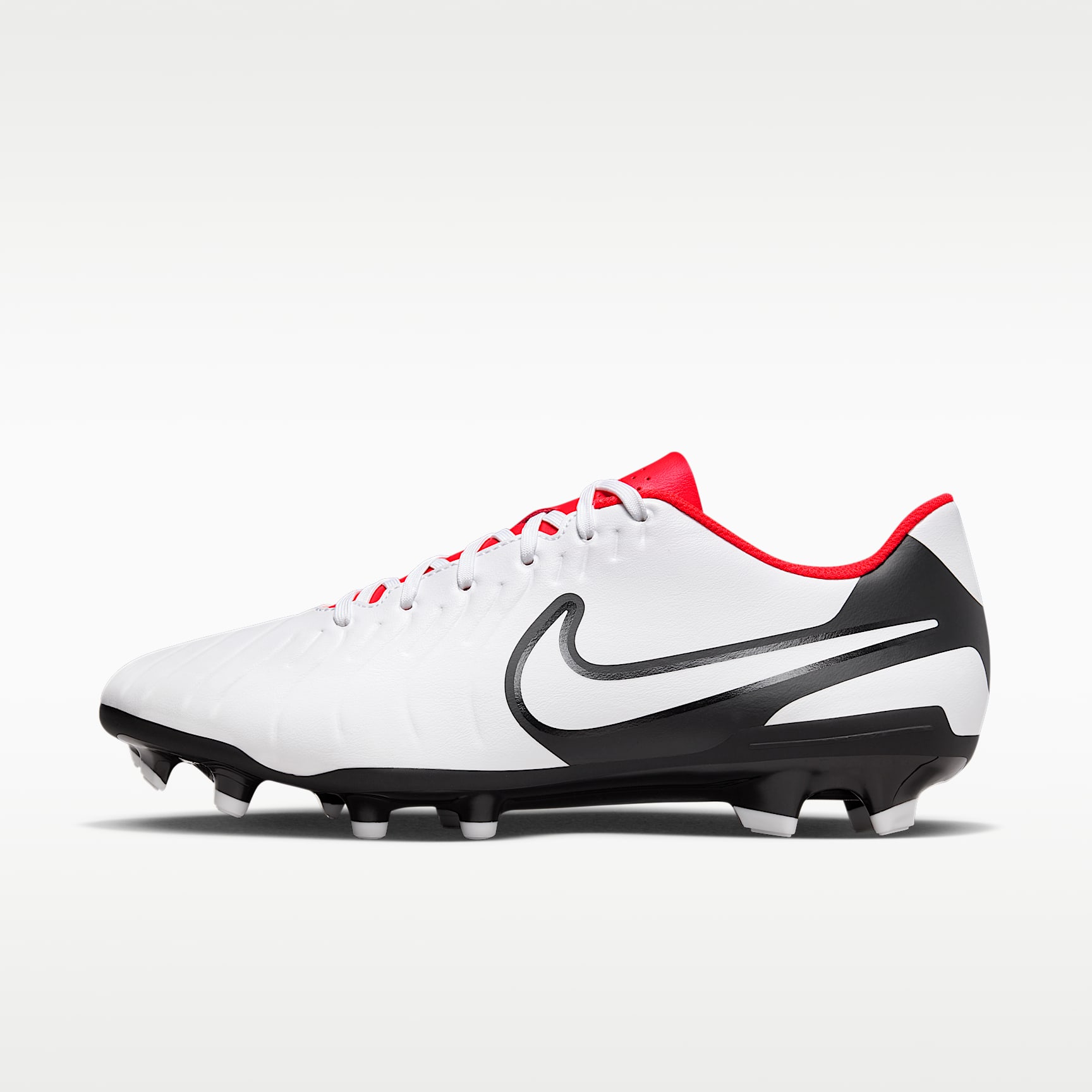 รองเท้าสตั๊ดฟุตบอลไม่หุ้มข้อสำหรับหลายพื้นผิว Nike Tiempo Legend 10 Club