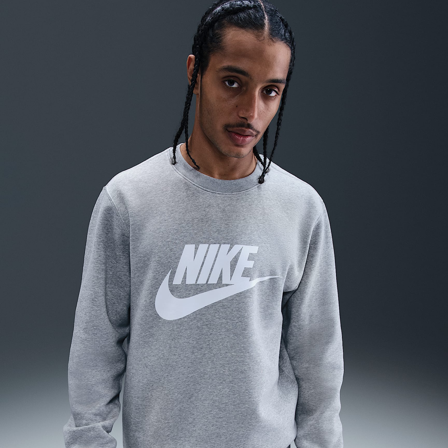 Nike Sportswear Club Fleece-Rundhalsshirt mit Grafik (Herren)
