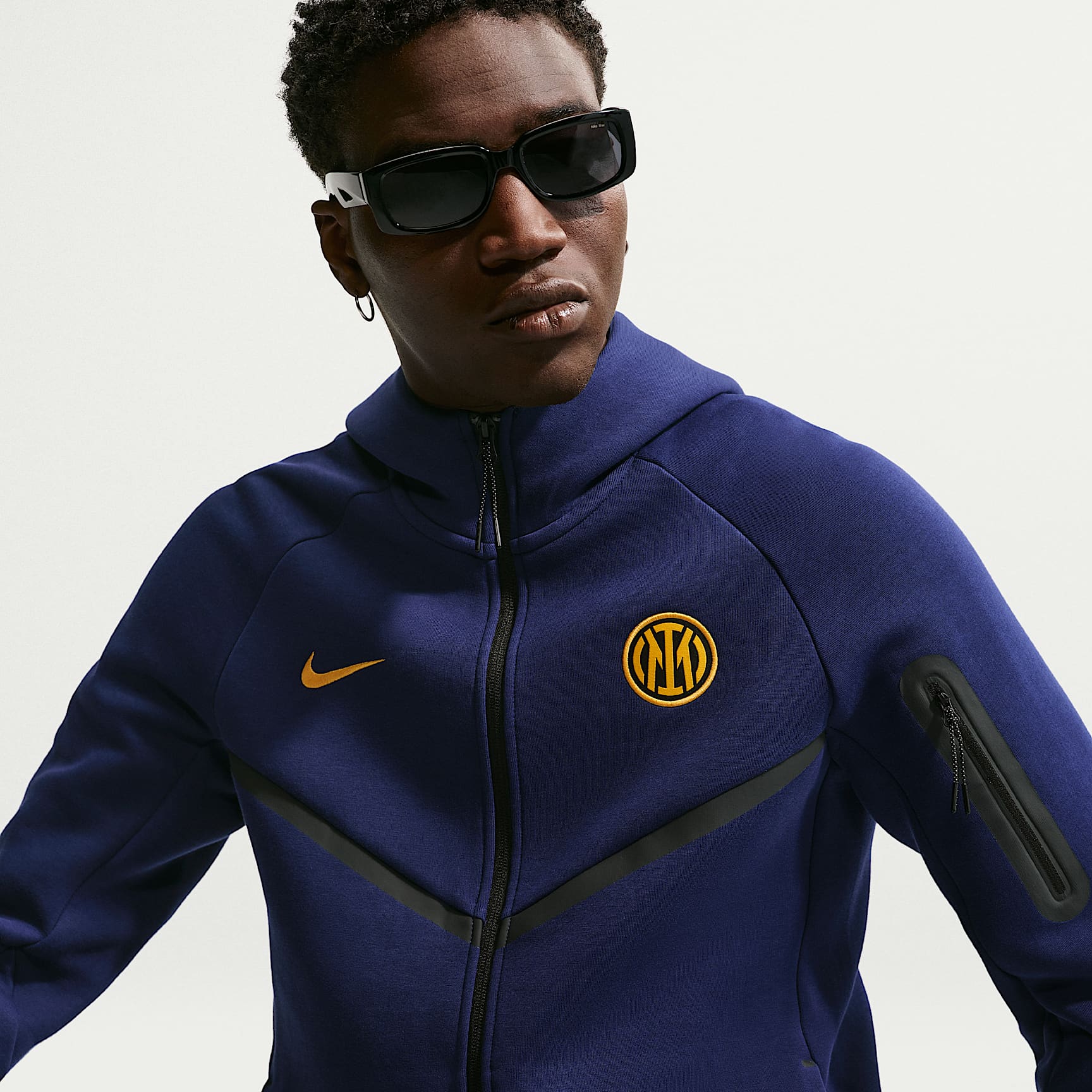 Męska piłkarska bluza z kapturem i zamkiem na całej długości Nike Inter Mediolan Tech Fleece Windrunner