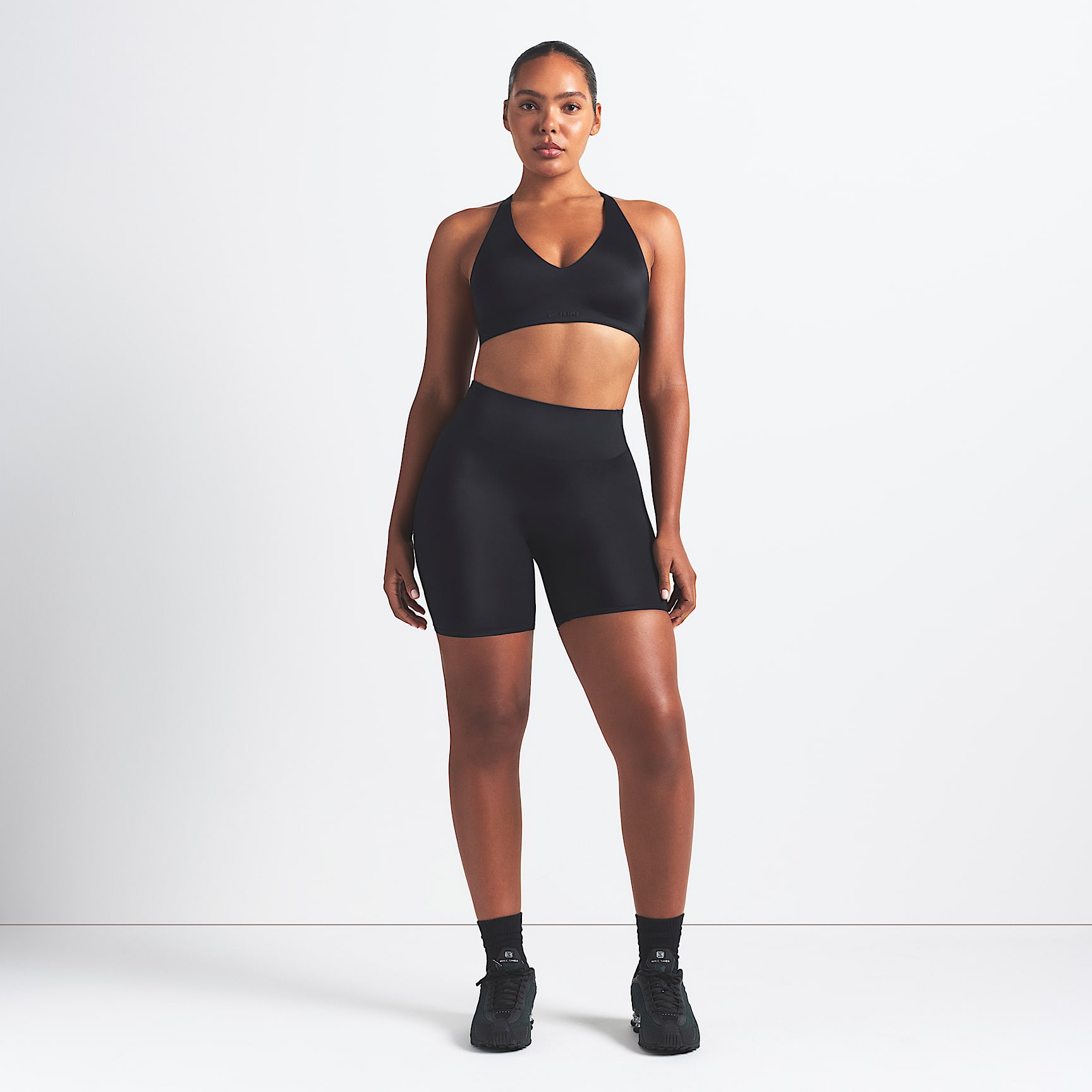 Shorts de ciclismo de tiro alto de 13 cm para mujer NikeSKIMS Satin Shine
