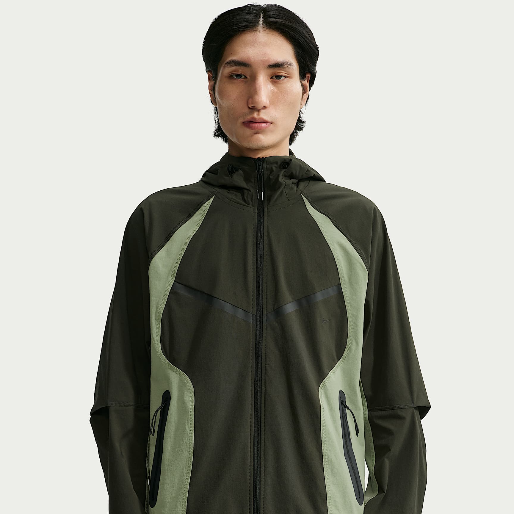 Nike Tech Men's Dri-FIT Woven Color-Block Windrunner Loose Jacket