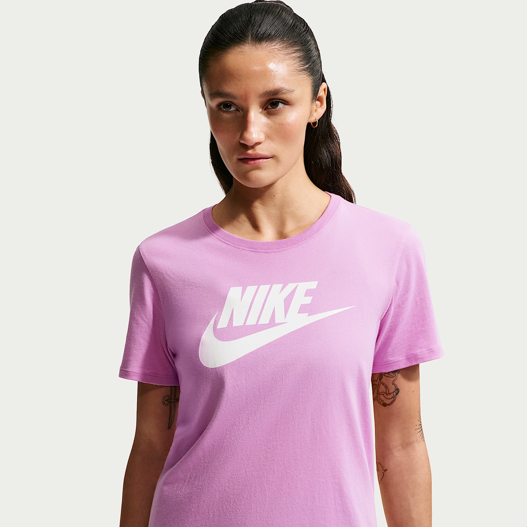 Playera con logotipo para mujer Nike Sportswear Essentials