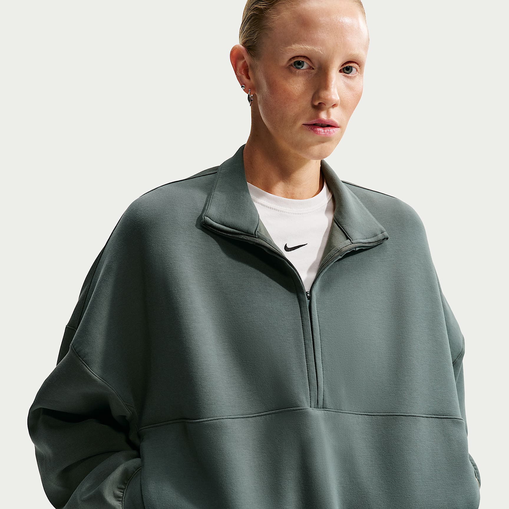 Nike 24.7 ImpossiblySoft Women's Dri-FIT Oversized 1/2-Zip Top