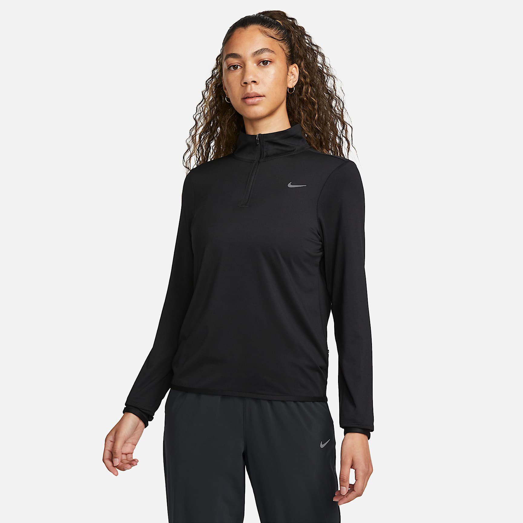 Playera de correr con protección UV de cierre de 1/4 para mujer Nike Swift Element