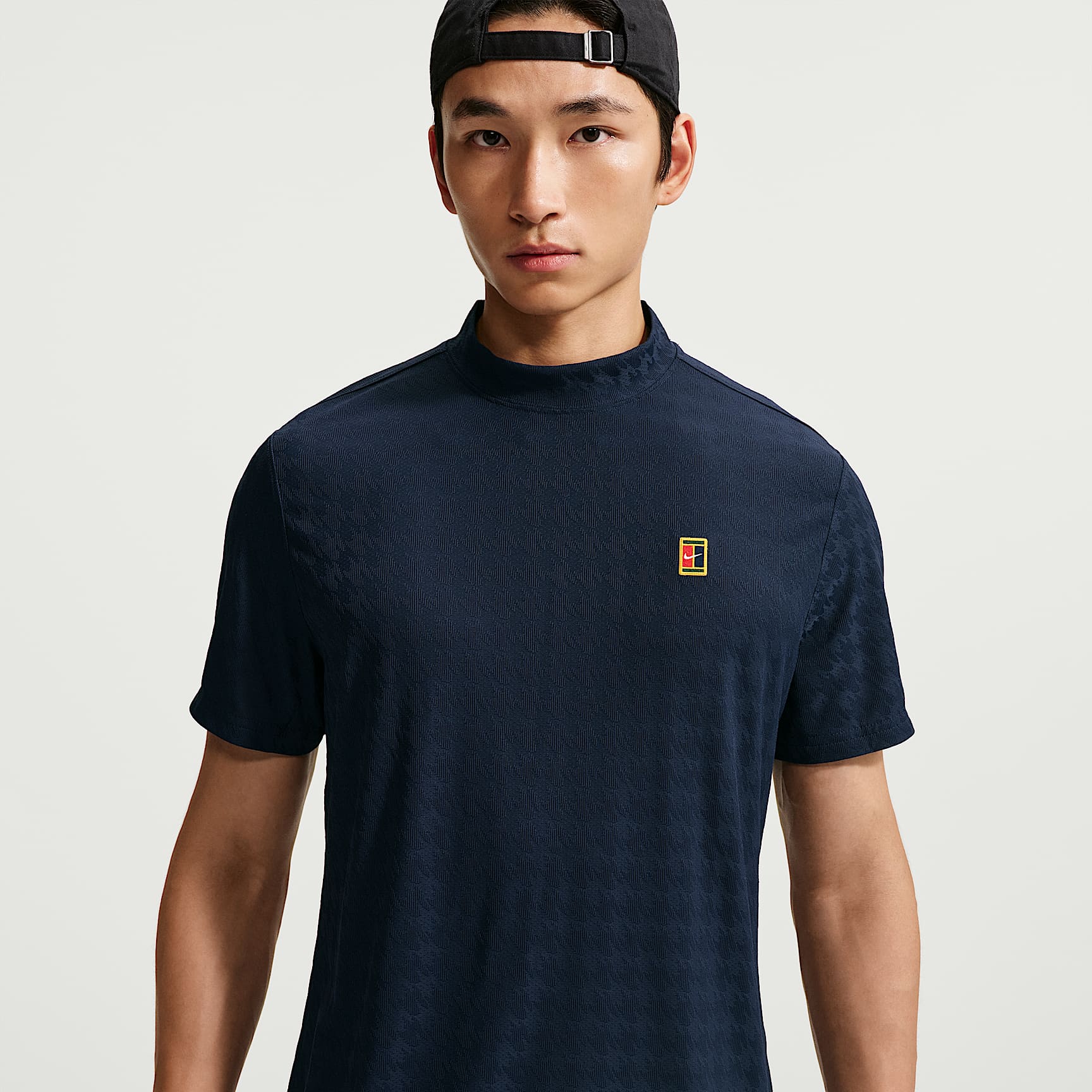 나이키 클럽 룰스 남성 에어로 핏 모크넥 탑