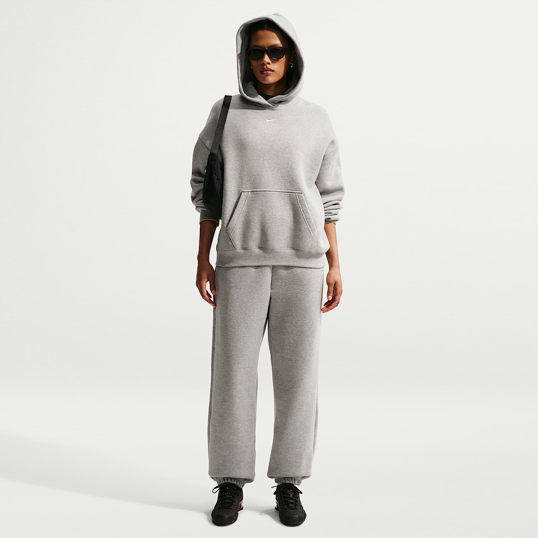 Nike Studio Fleece Medium Weight Pantalón oversize de cintura alta con bajos elásticos - Mujer