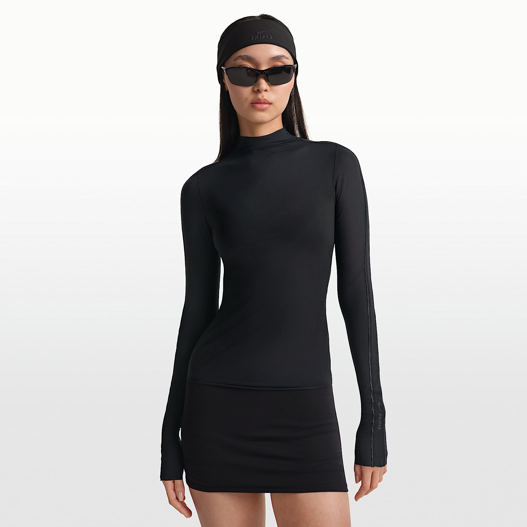 Playera de manga larga con cuello alto para mujer NikeSKIMS Weightless Layers