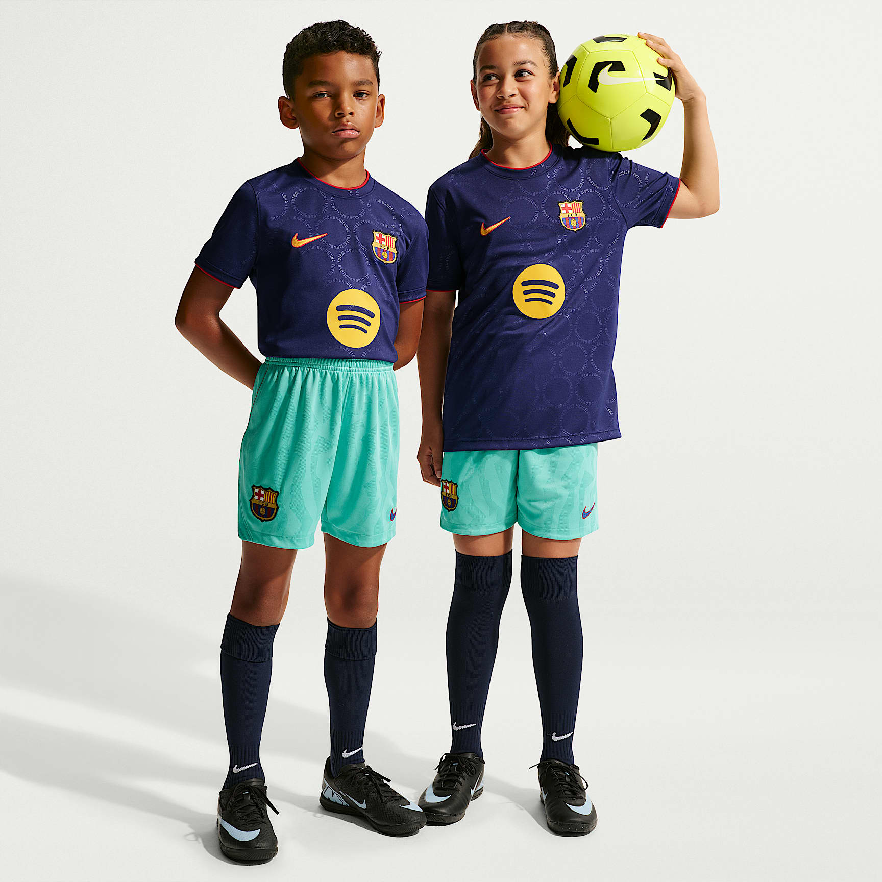 FC Barcelona 2026/27 Stadium Third Nike Dri-FIT replika futballrövidnadrág nagyobb gyerekeknek
