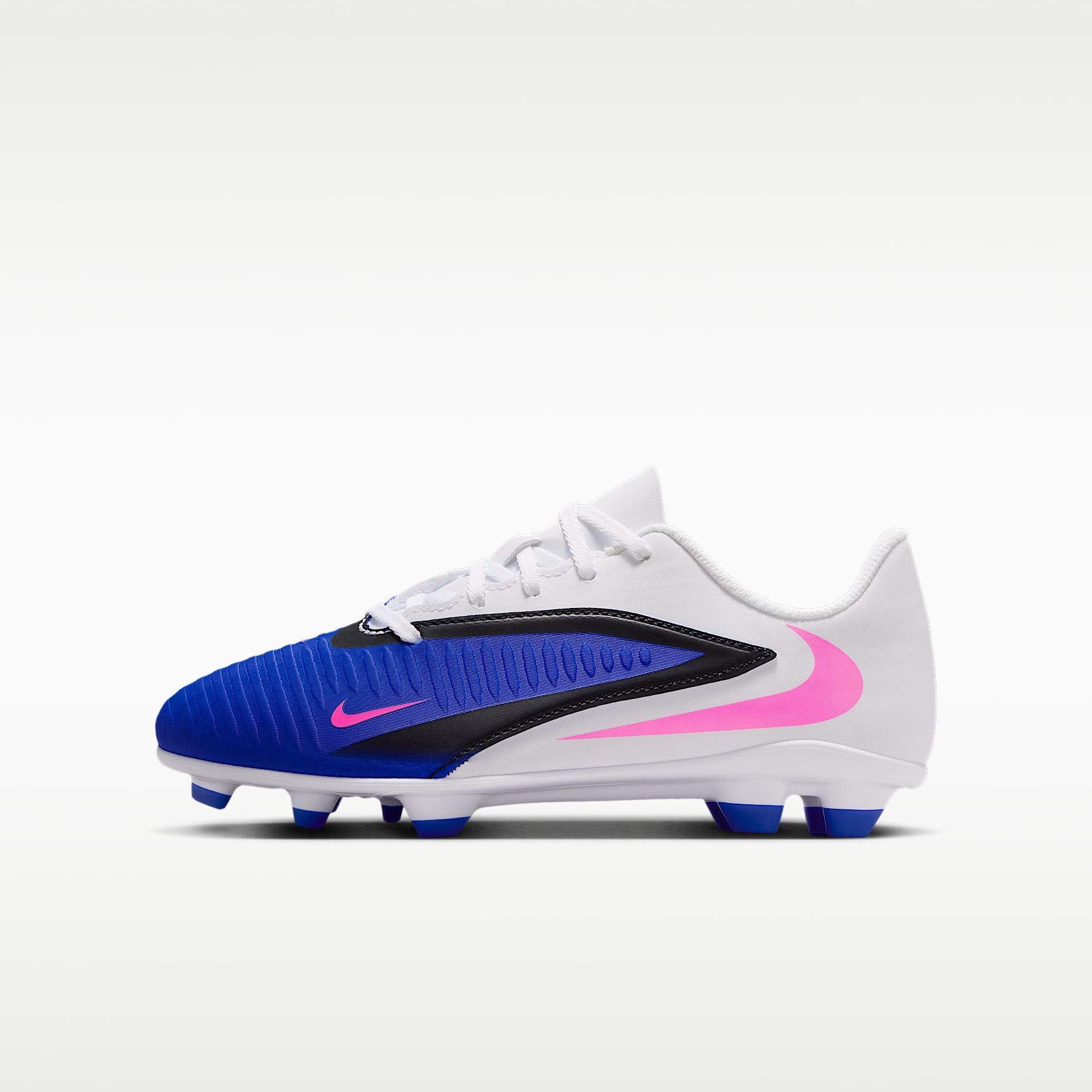 Nike Jr. Phantom 6 Low Club Older Kids' Multi-Ground Football Boot