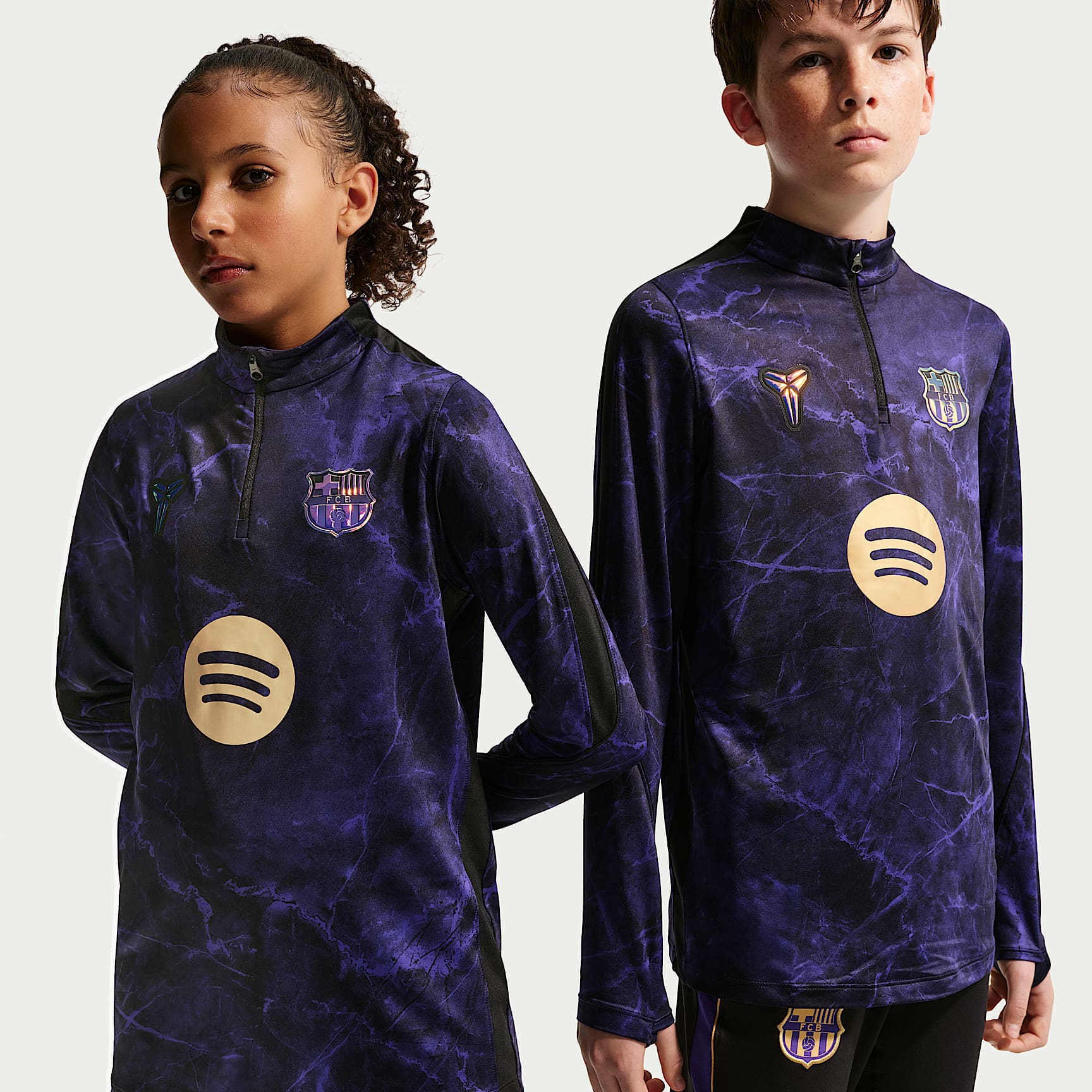 F.C. Barcelona Strike Away Older Kids' Kobe Dri-FIT Football Knit Pre-Match Drill Top