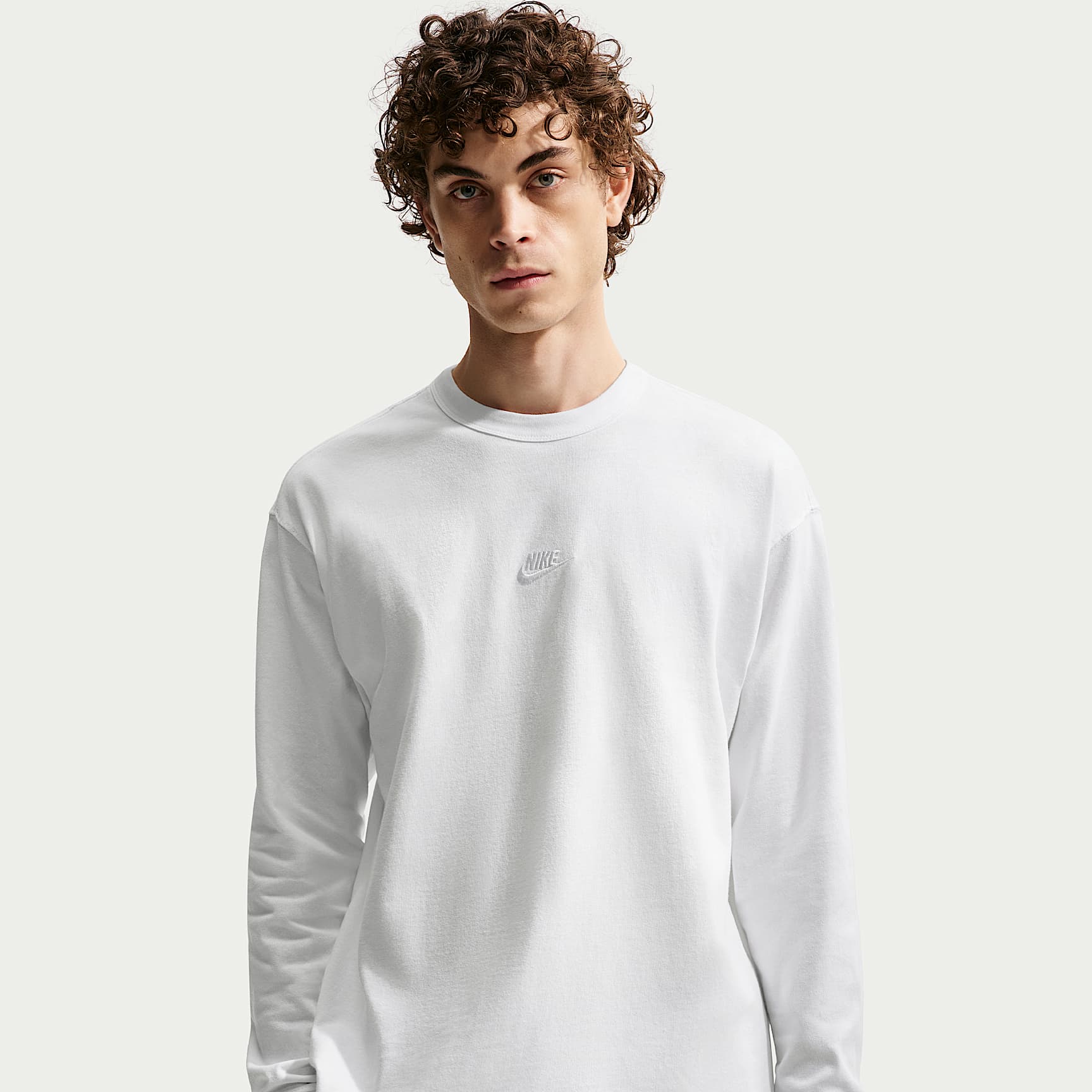 Nike Sportswear Premium Essentials Men's Long-Sleeve T-Shirt