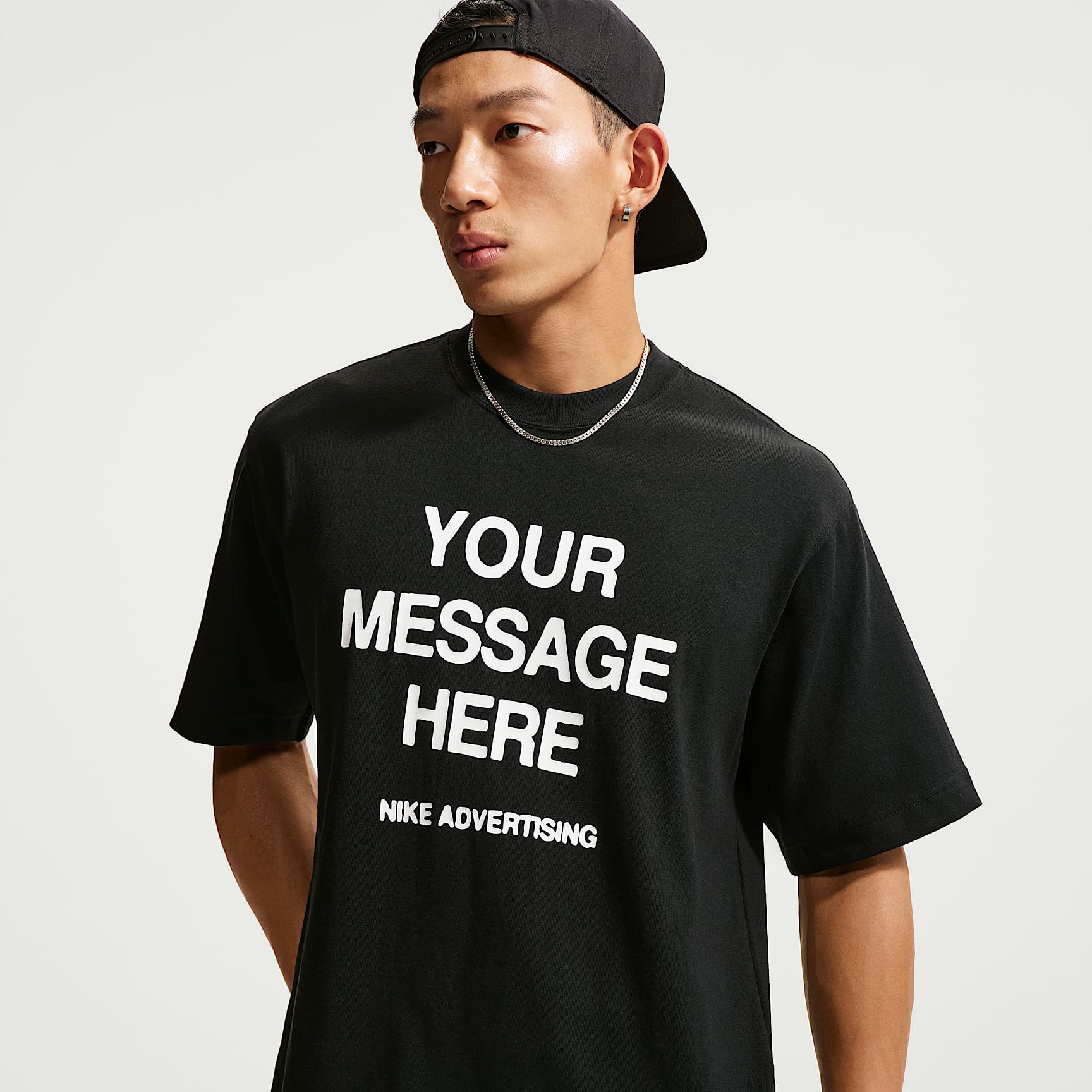 나이키 '유어 메시지 히어' 티셔츠