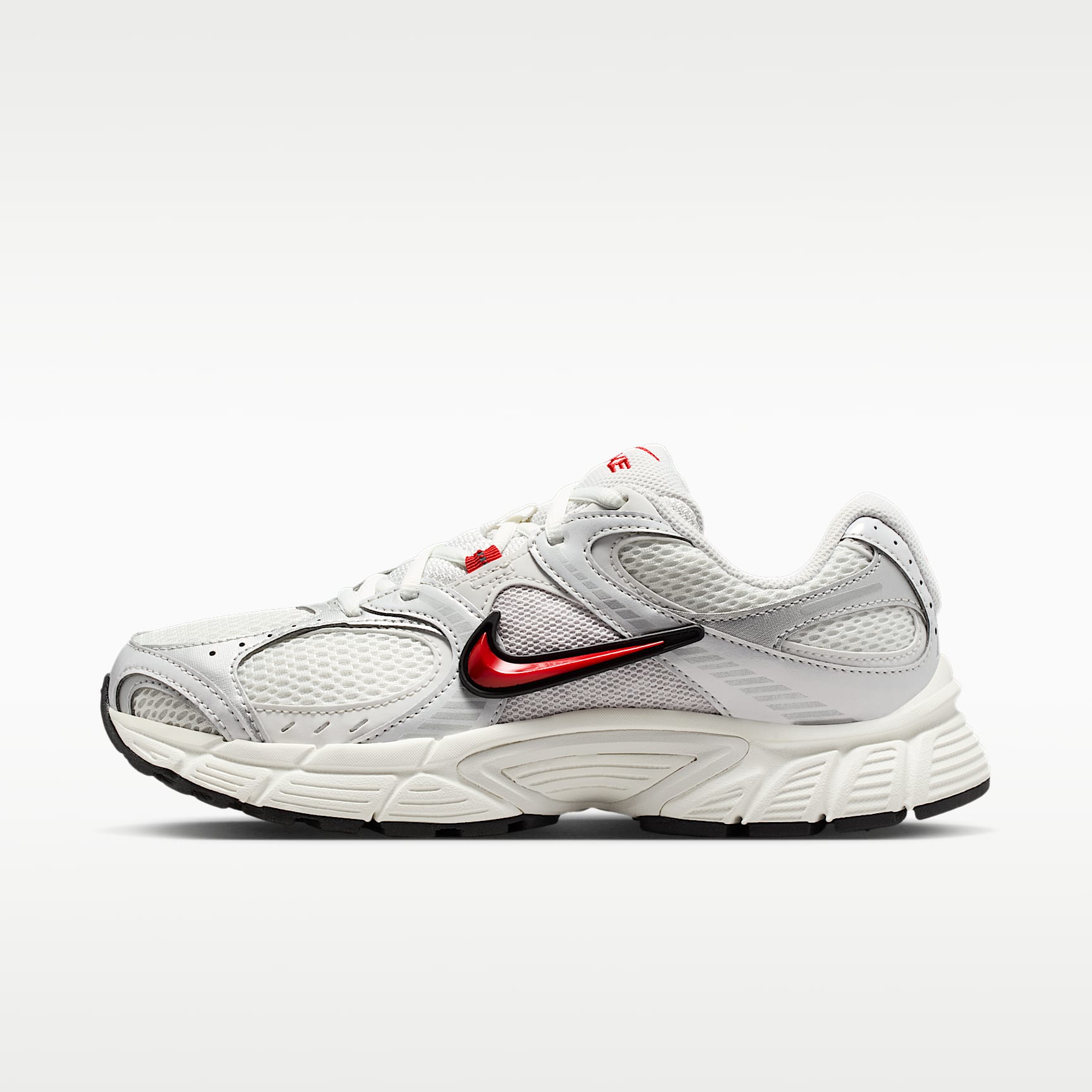 Nike V5 RNR Women's Shoes with Reflective Design Accents