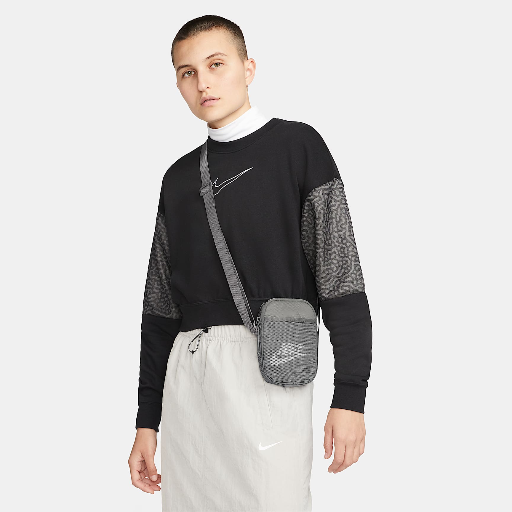 กระเป๋าพาดลำตัว Nike Heritage (ขนาดเล็ก, 1 ล.)