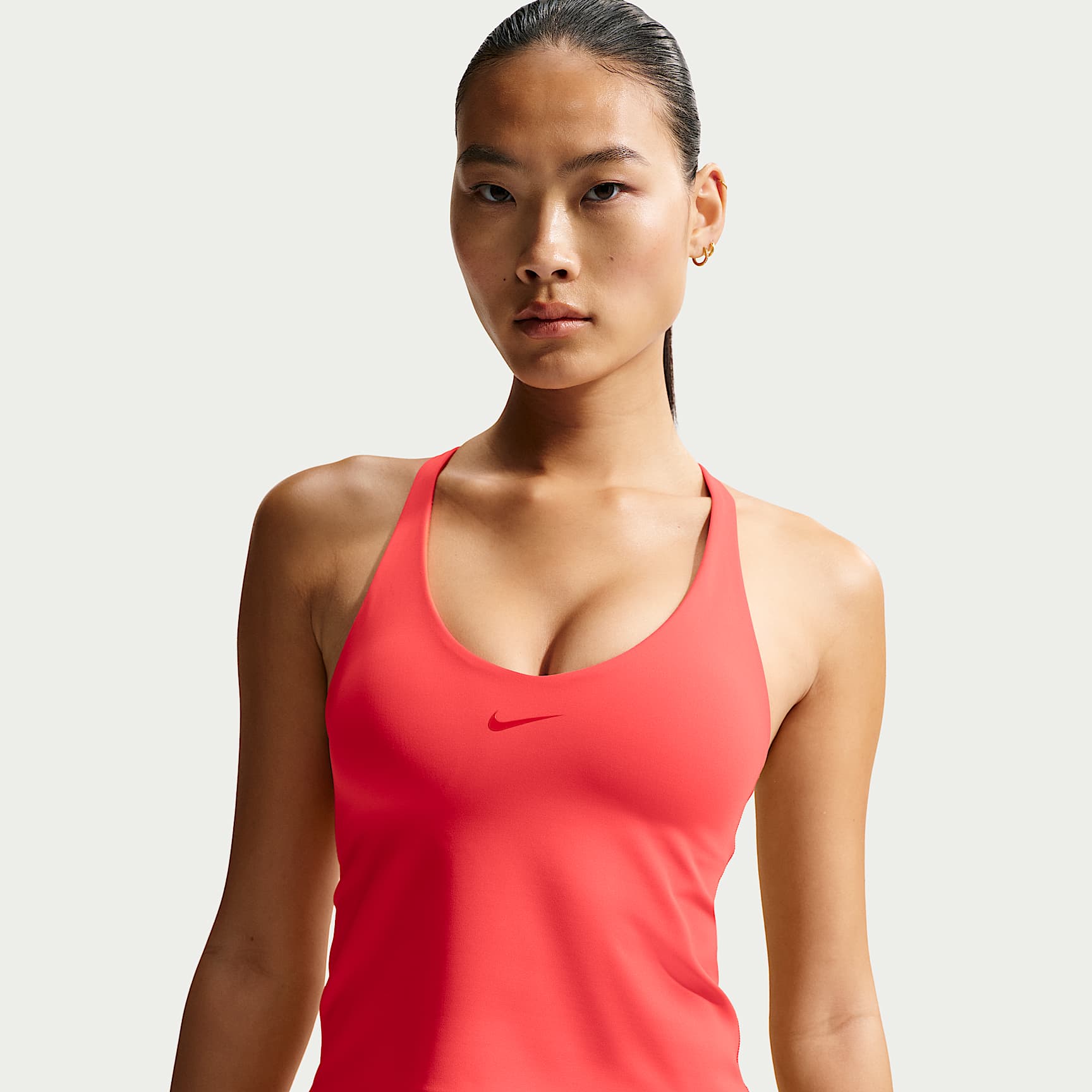 เสื้อกล้ามสปอร์ตบราผู้หญิงซัพพอร์ตระดับกลางเสริมฟองน้ำ Nike Universa