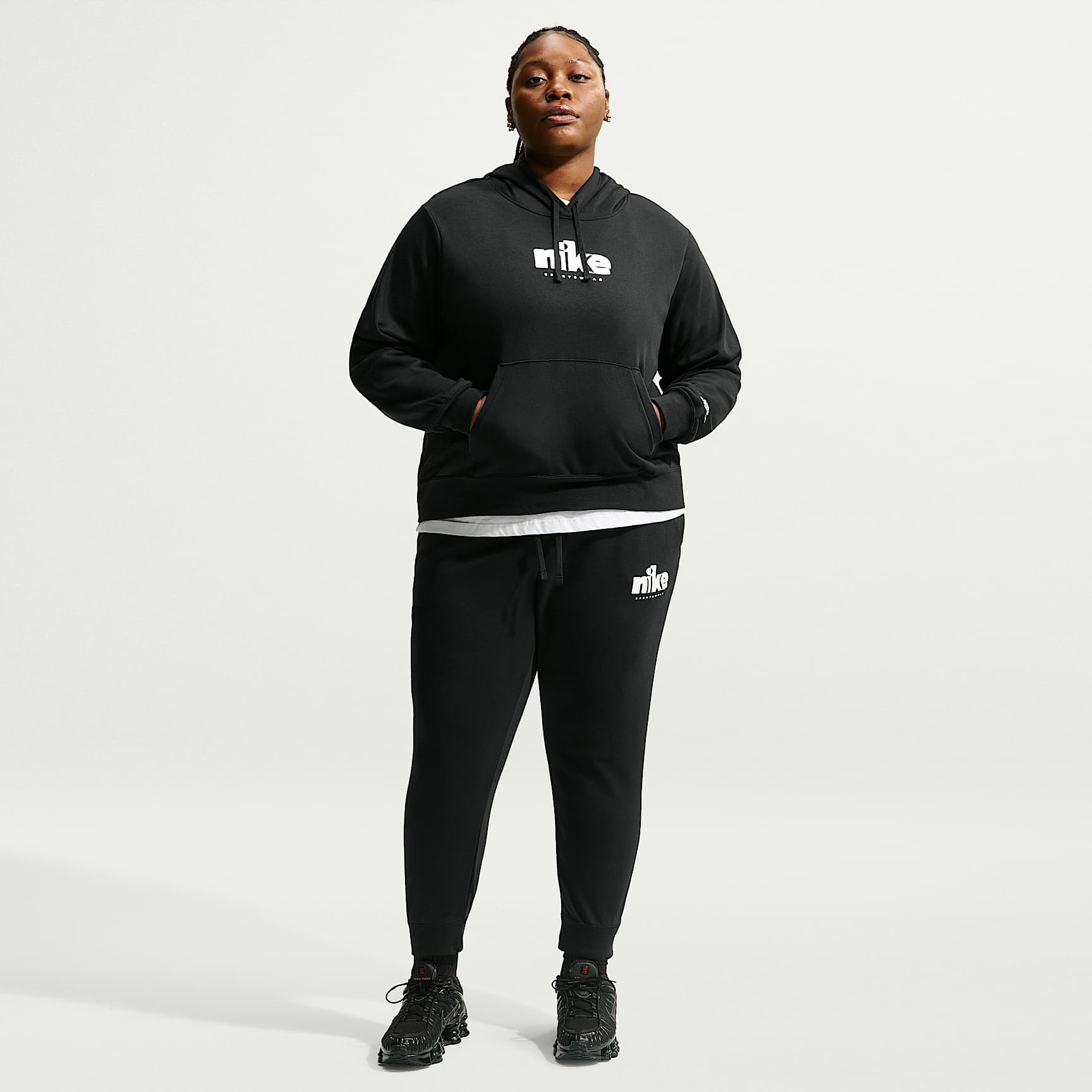 Nike Sportswear Club Fleece Women's Graphic Mid-Rise Pants (Plus Size)