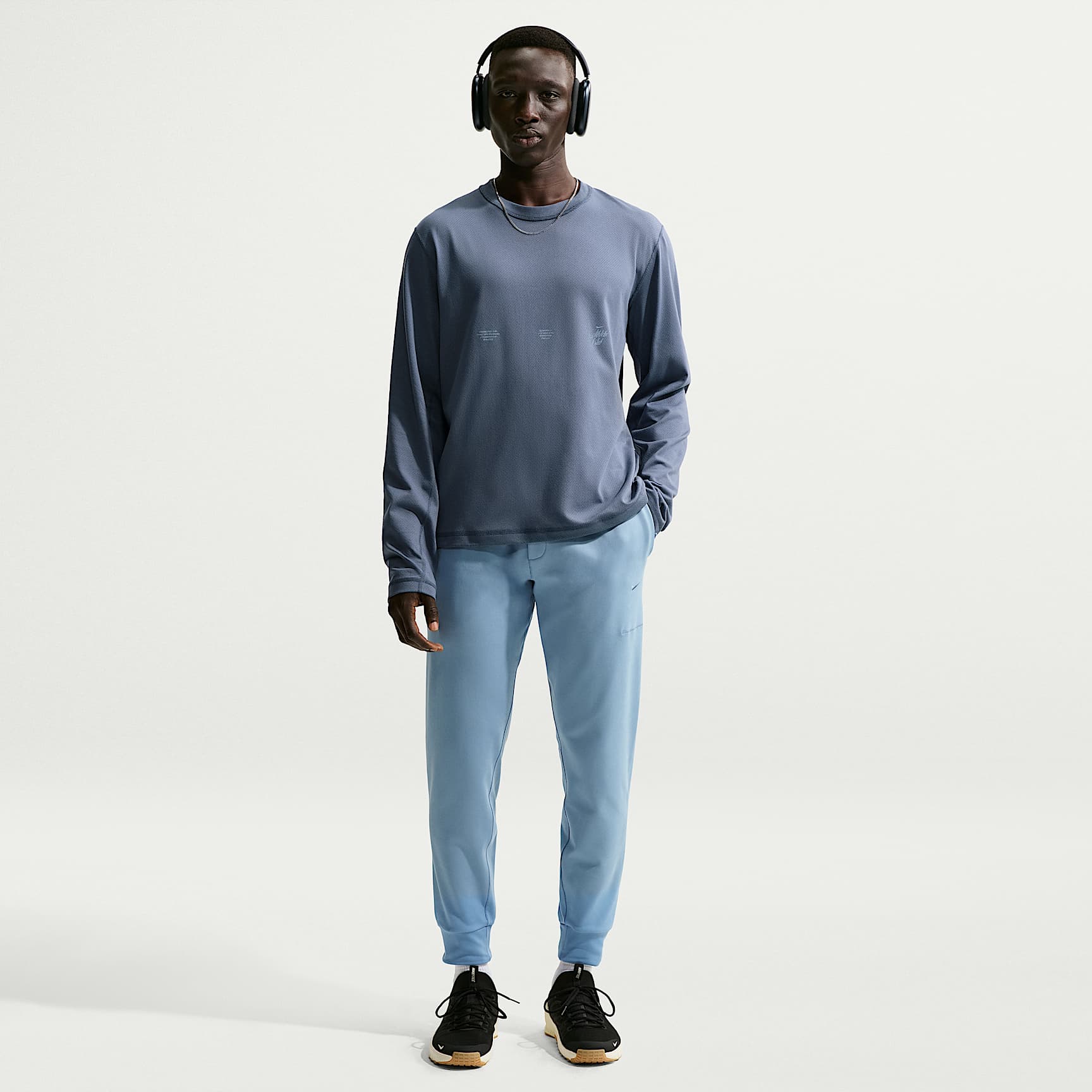 Nike Primary NanoKnit Performance Jogger mit Dri-FIT und UV-Schutz für Herren