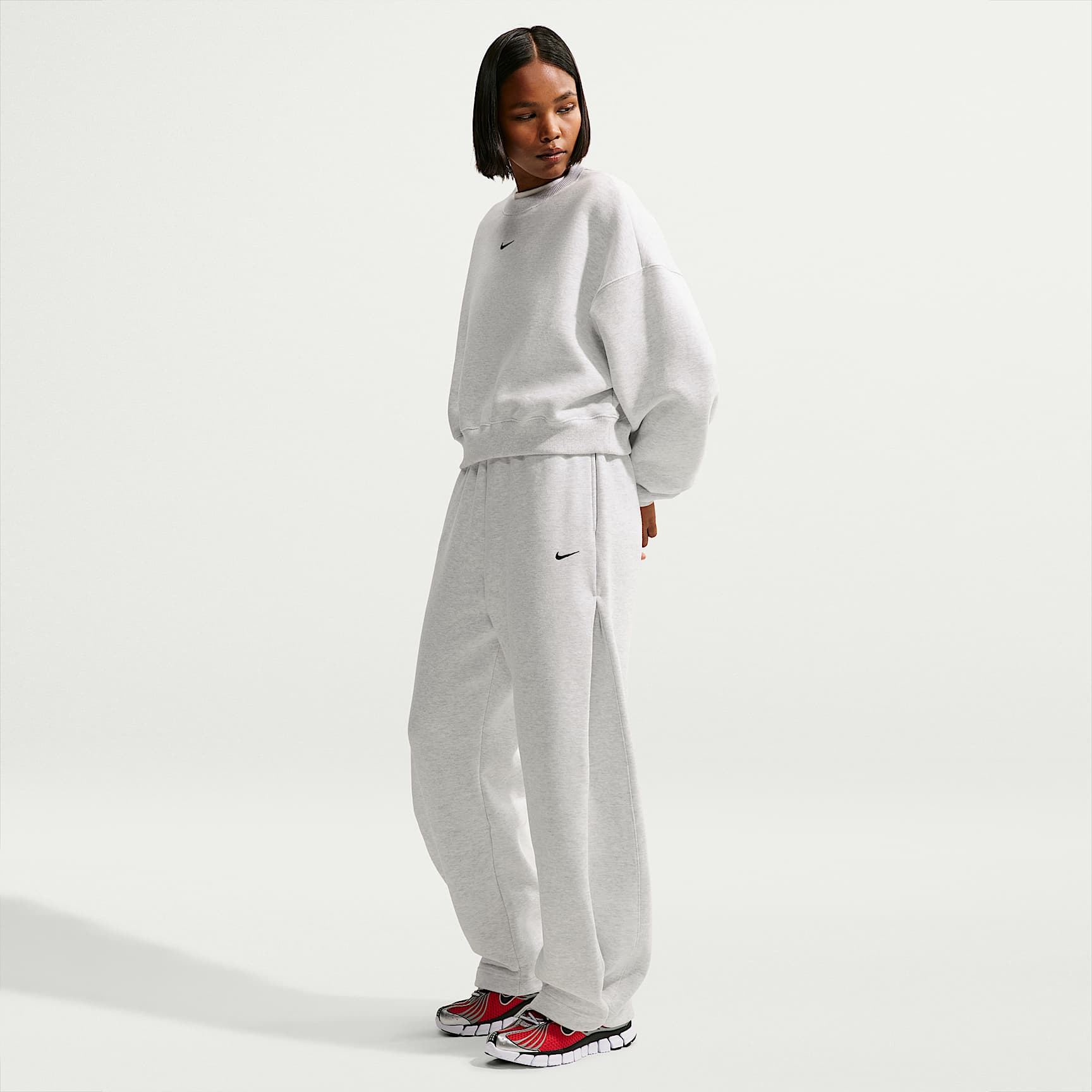 Pants plisados holgados con botones a presión para mujer Nike Studio Fleece Medium Weight