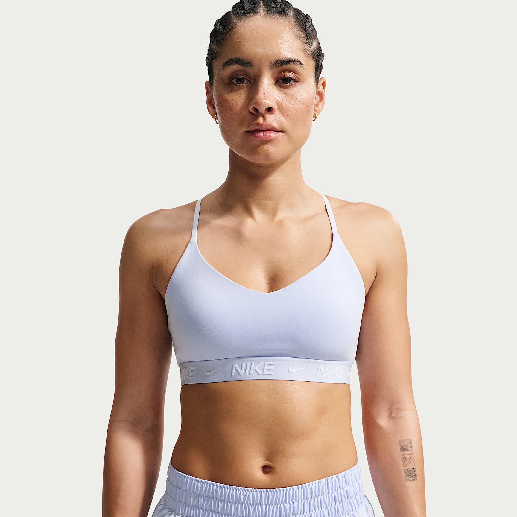 Bra deportivo ajustable con almohadillas para mujer Nike Indy Light Support