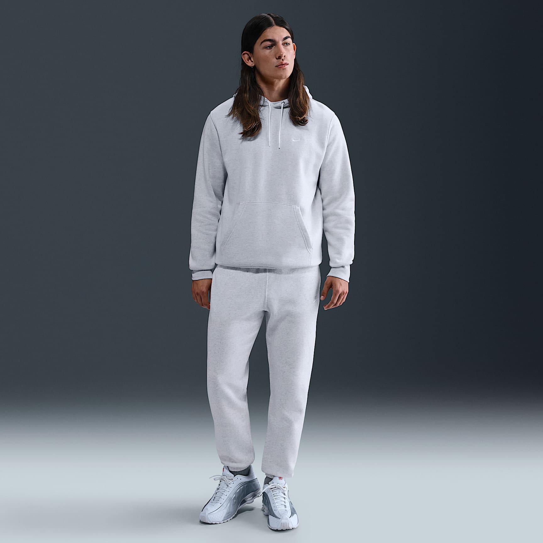 Pants de tejido Fleece cepillado con puños para hombre Nike Club