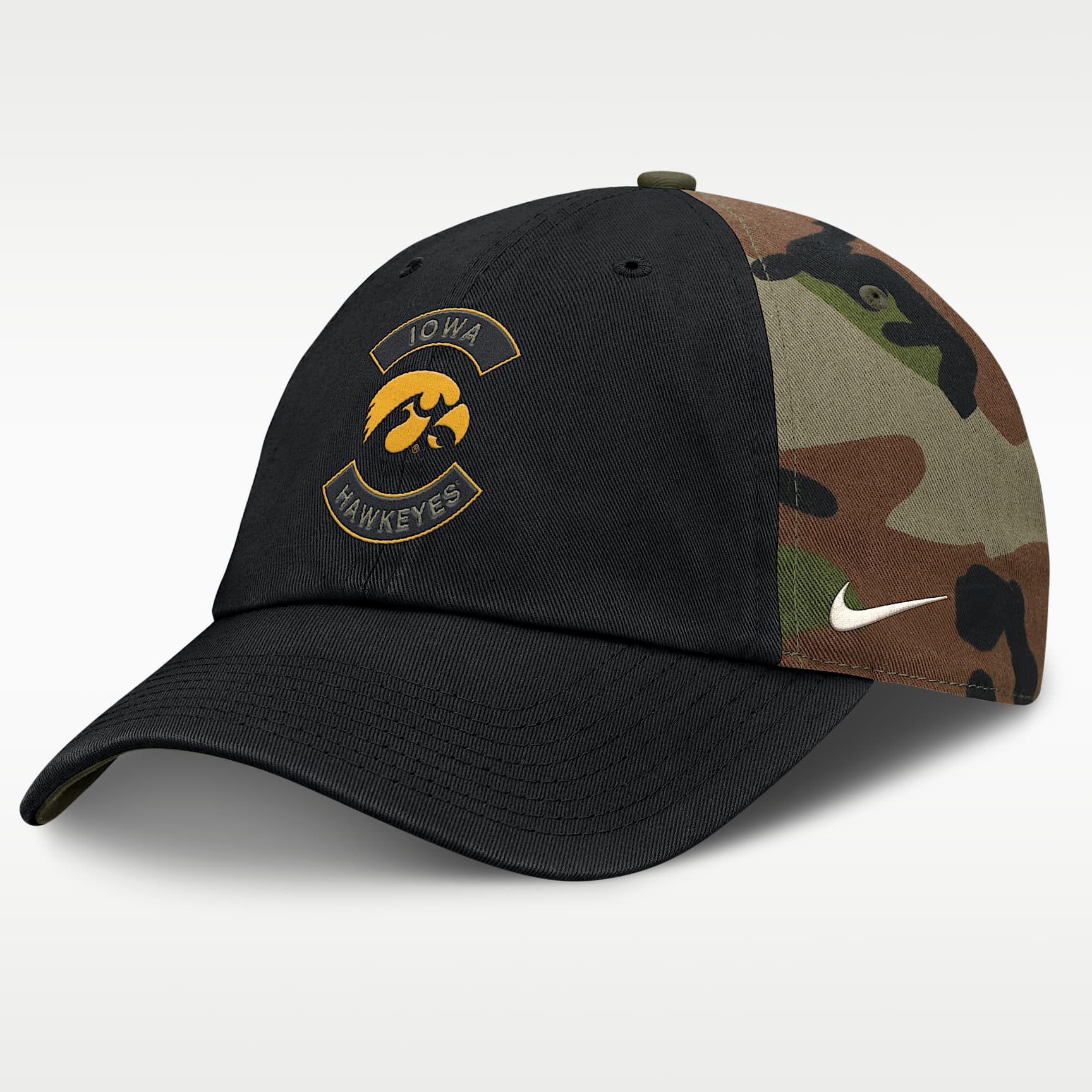Gorra universitaria ajustable Nike para hombre Iowa 2025 Military Appreciation Club