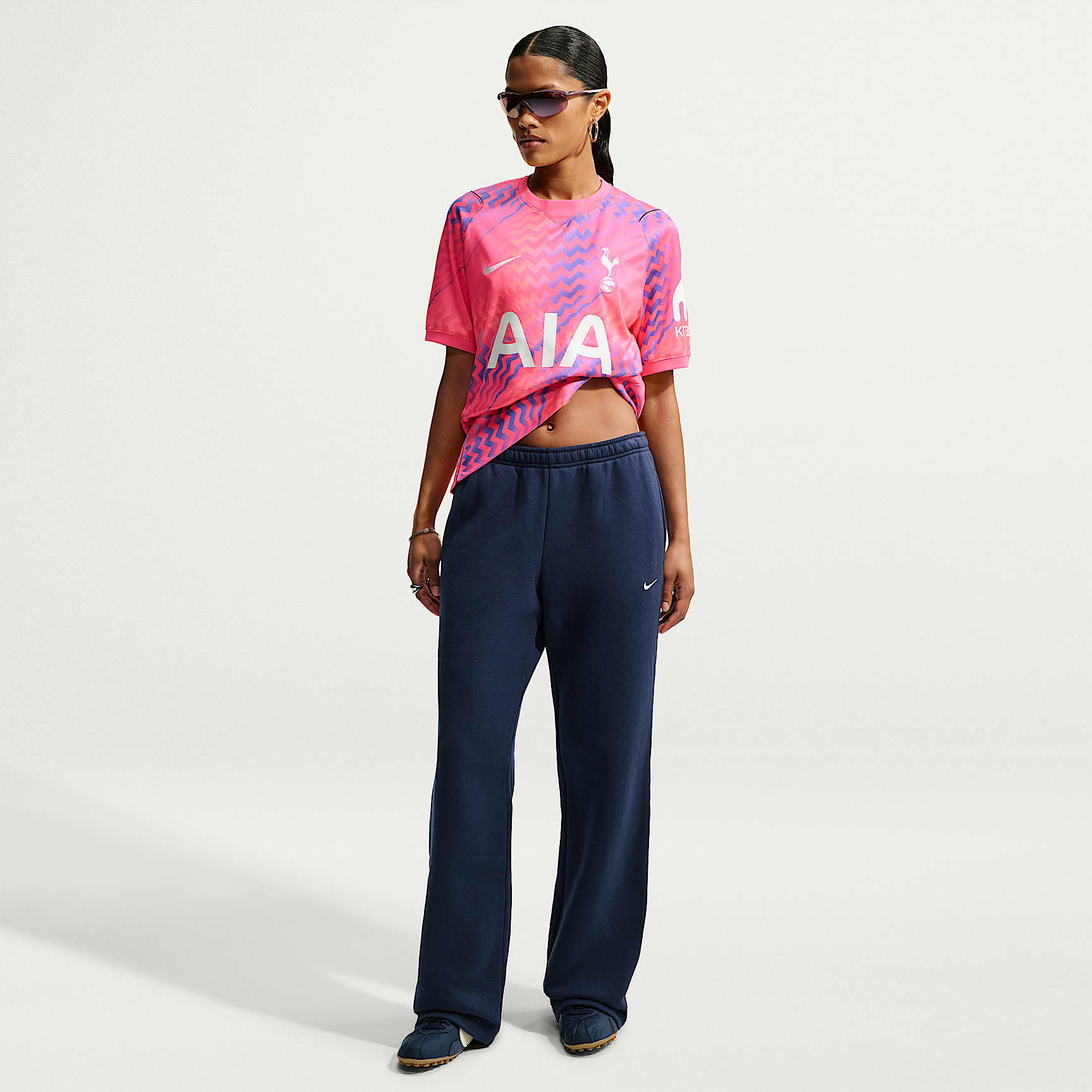 Nike Studio Fleece Medium Weight damesbroek met halfhoge taille en open zoom