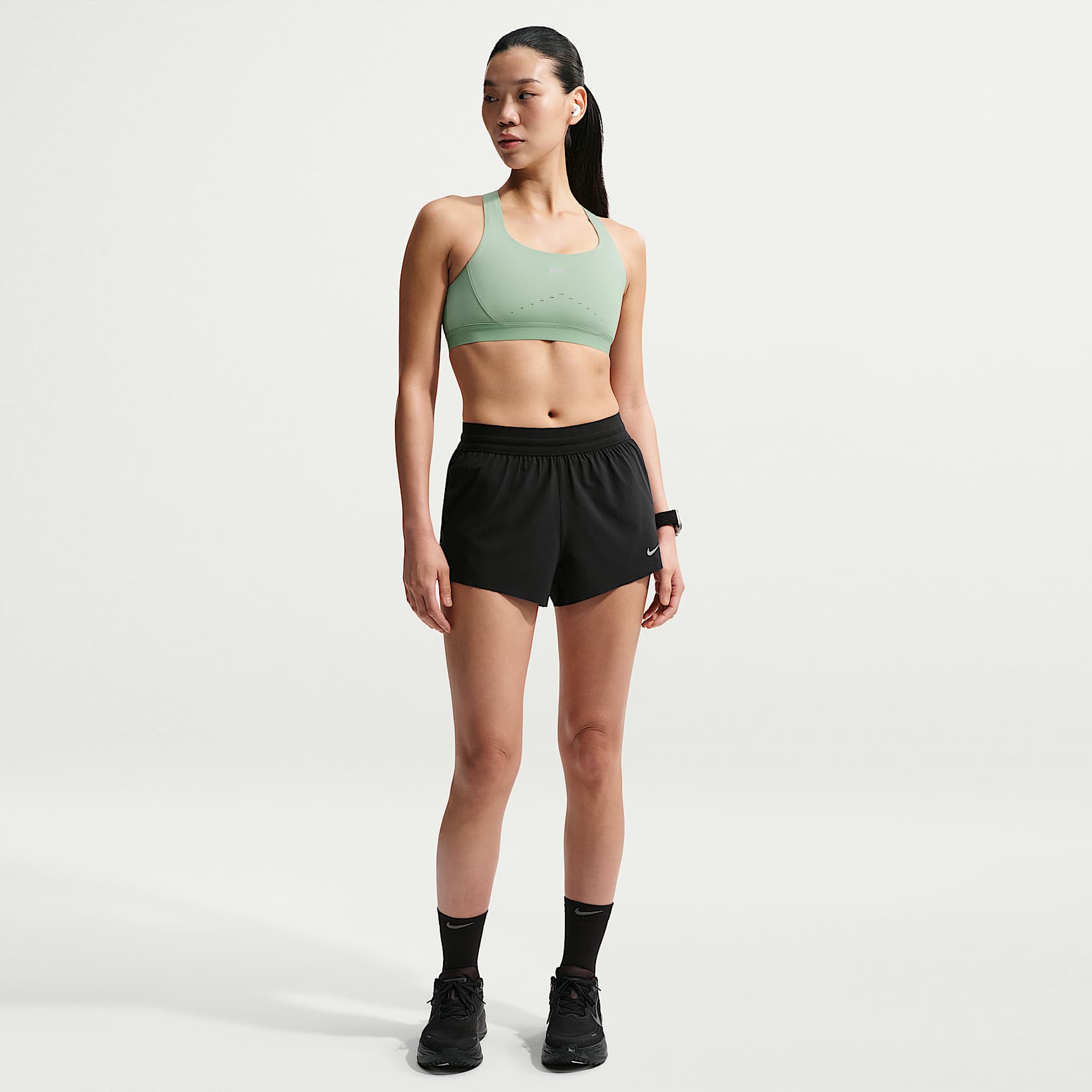 ナイキ スウィフト ブリーズ ウィメンズ Dri-FIT ミッドライズ 6cm ランニングショートパンツ (インナー付き)