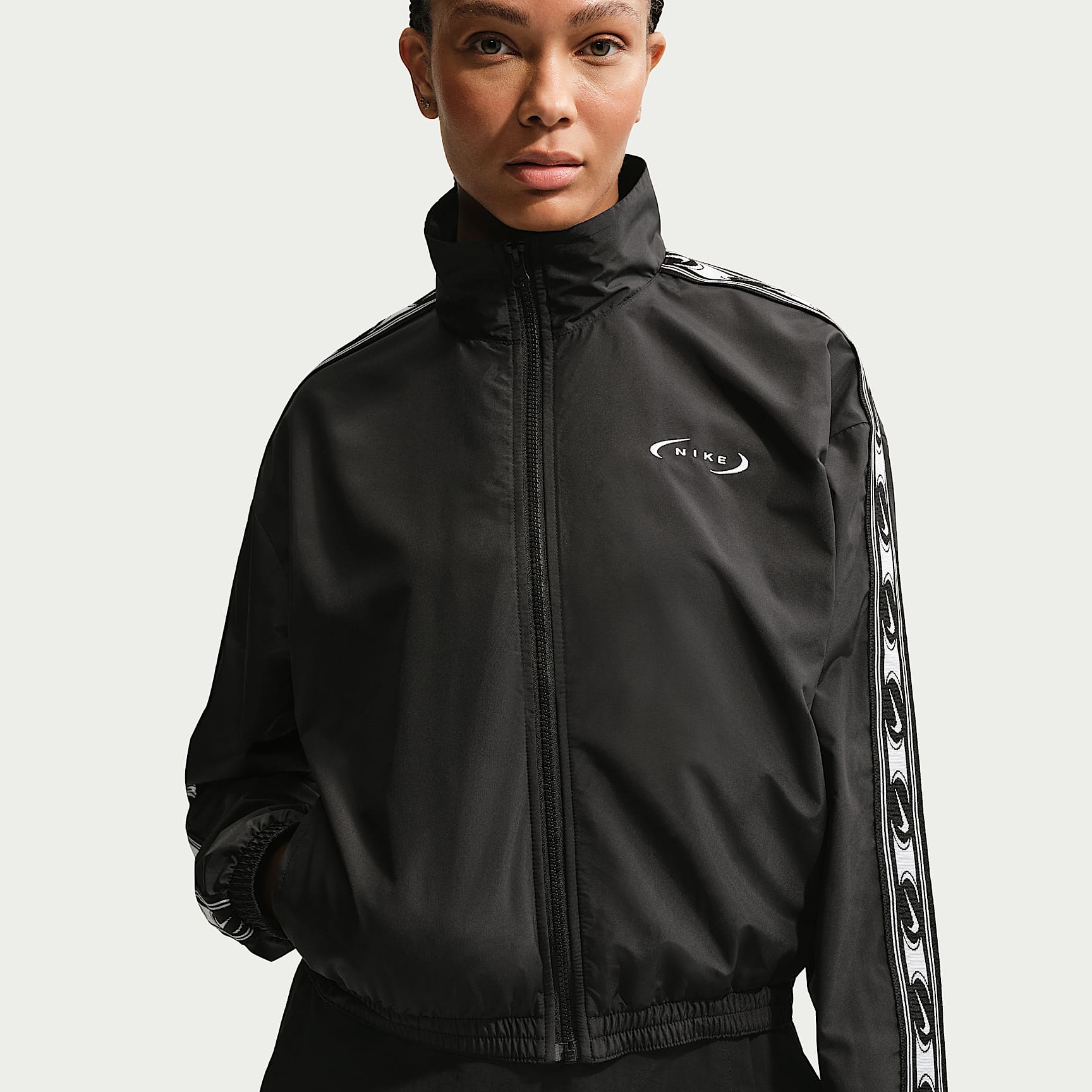 Nike Sportswear Classic Women's Loose Woven Jacket
